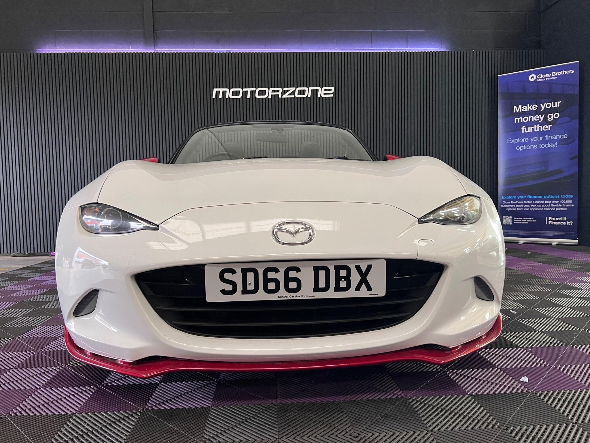 Mazda MX-5 view 5