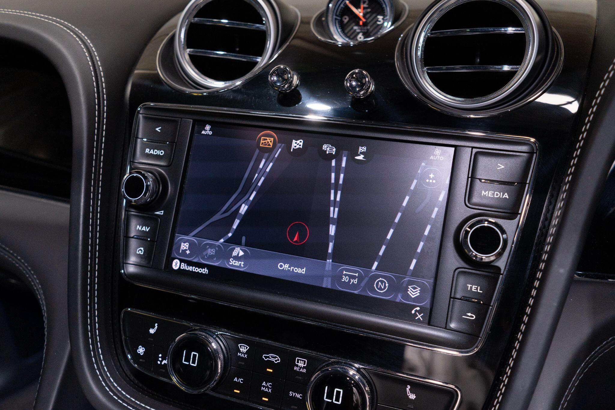 Bentley Bentayga view 24