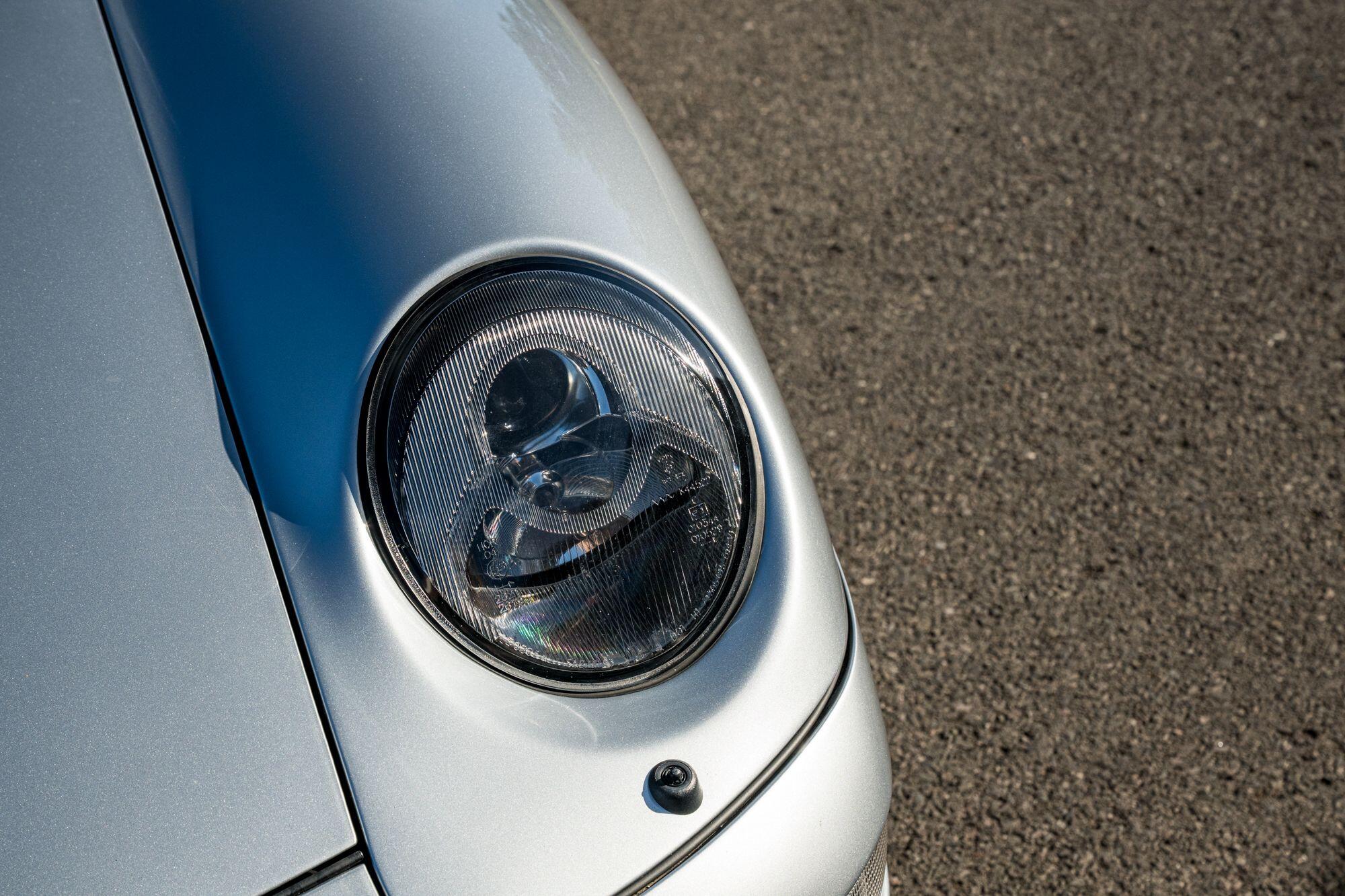 Porsche 911 view 11
