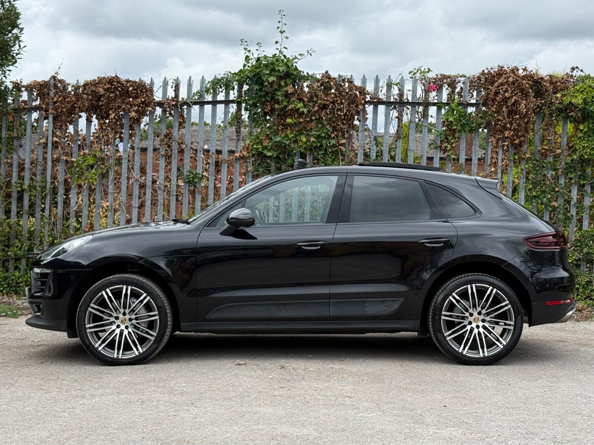 Porsche Macan view 5