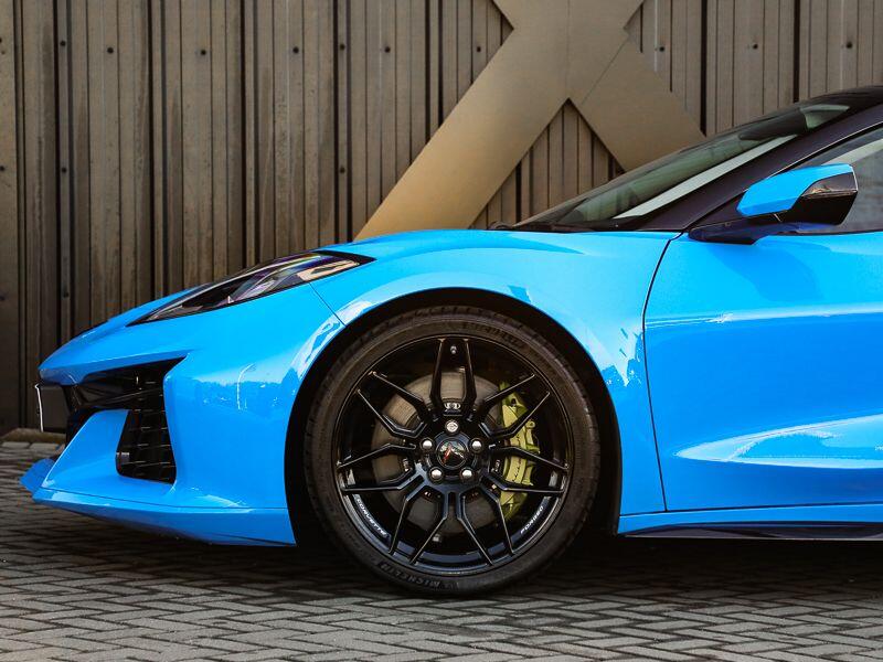 Chevrolet Corvette view 13