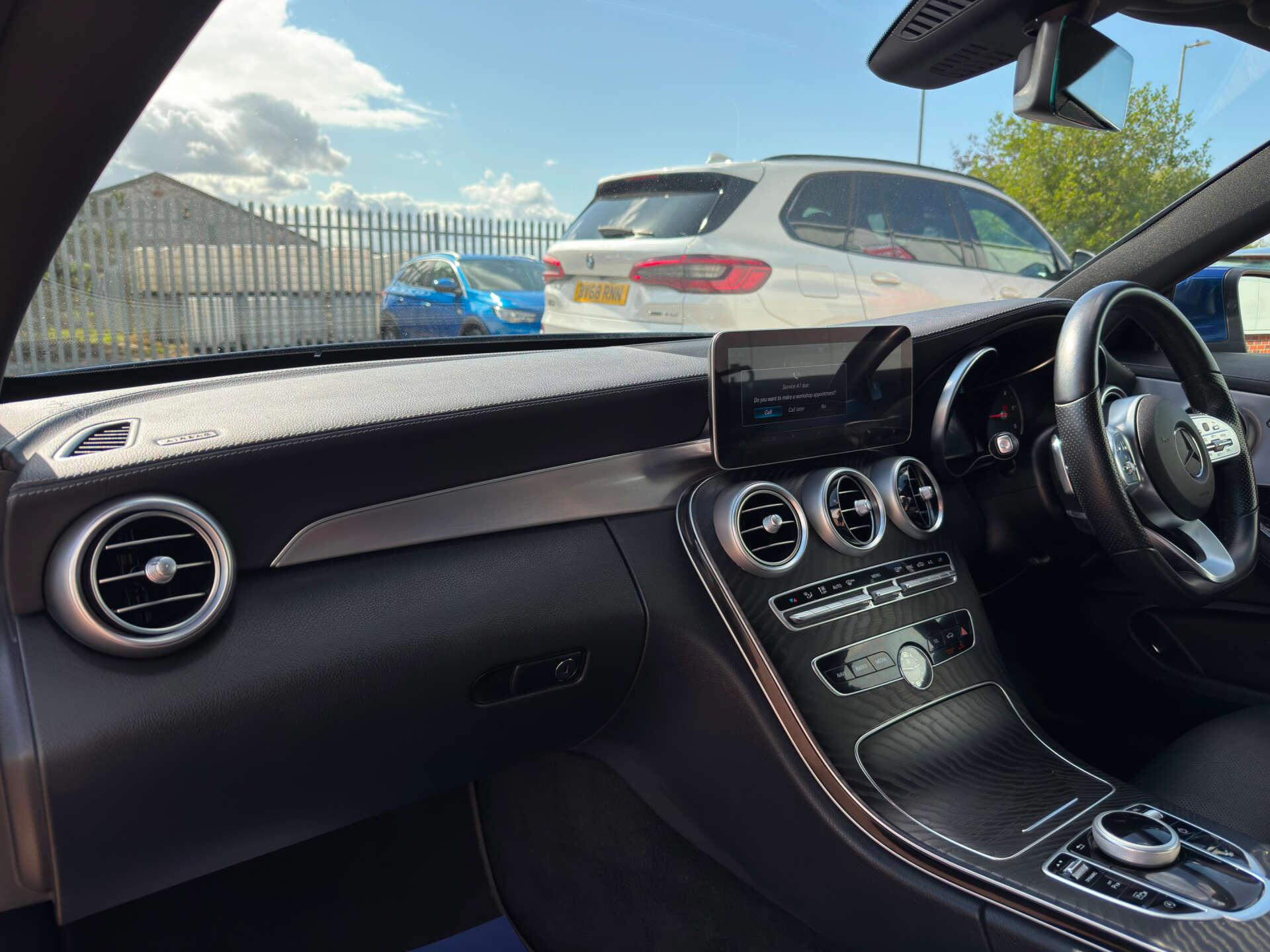 Mercedes-Benz C Class view 29