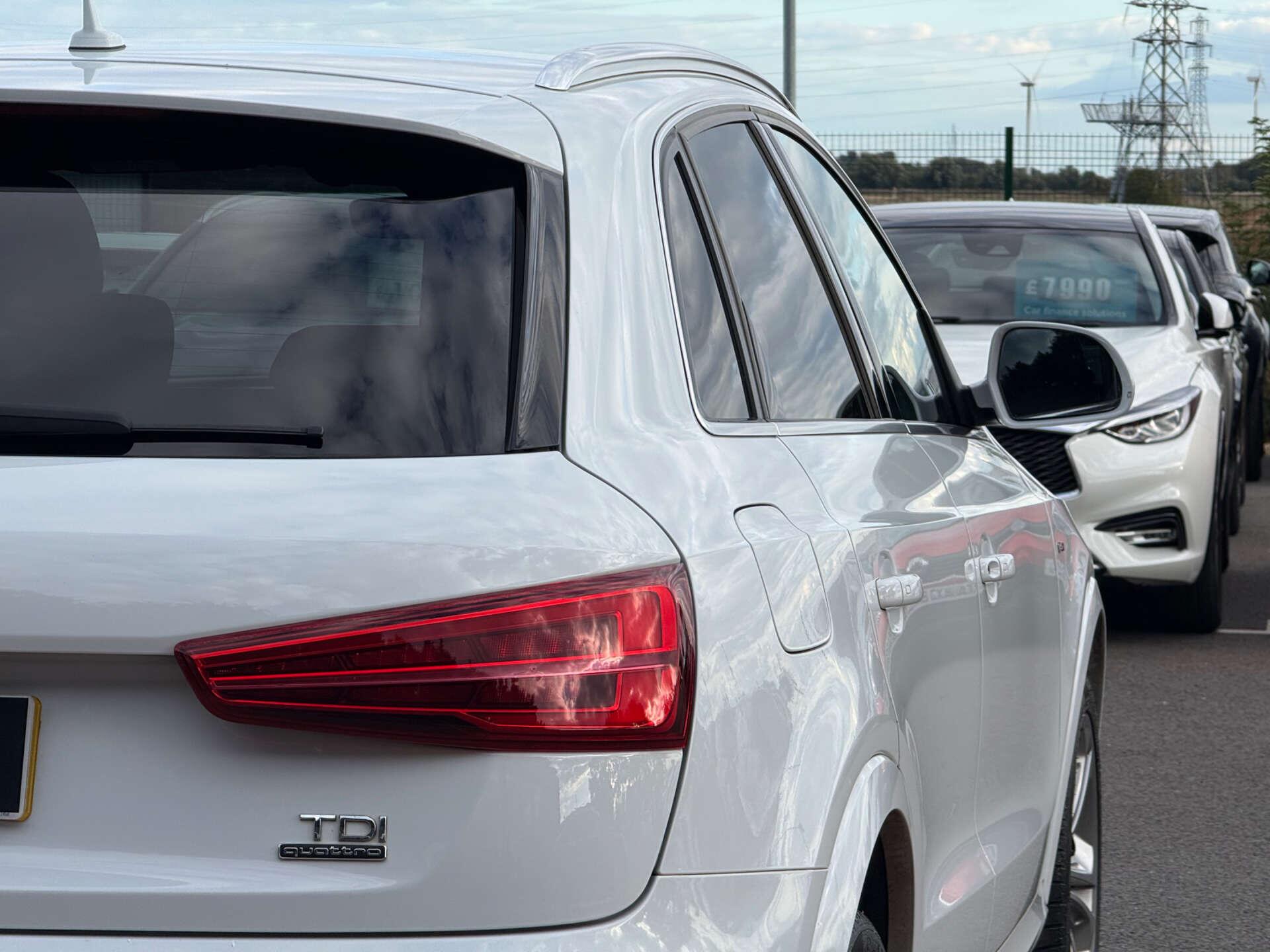 Audi Q3 view 24