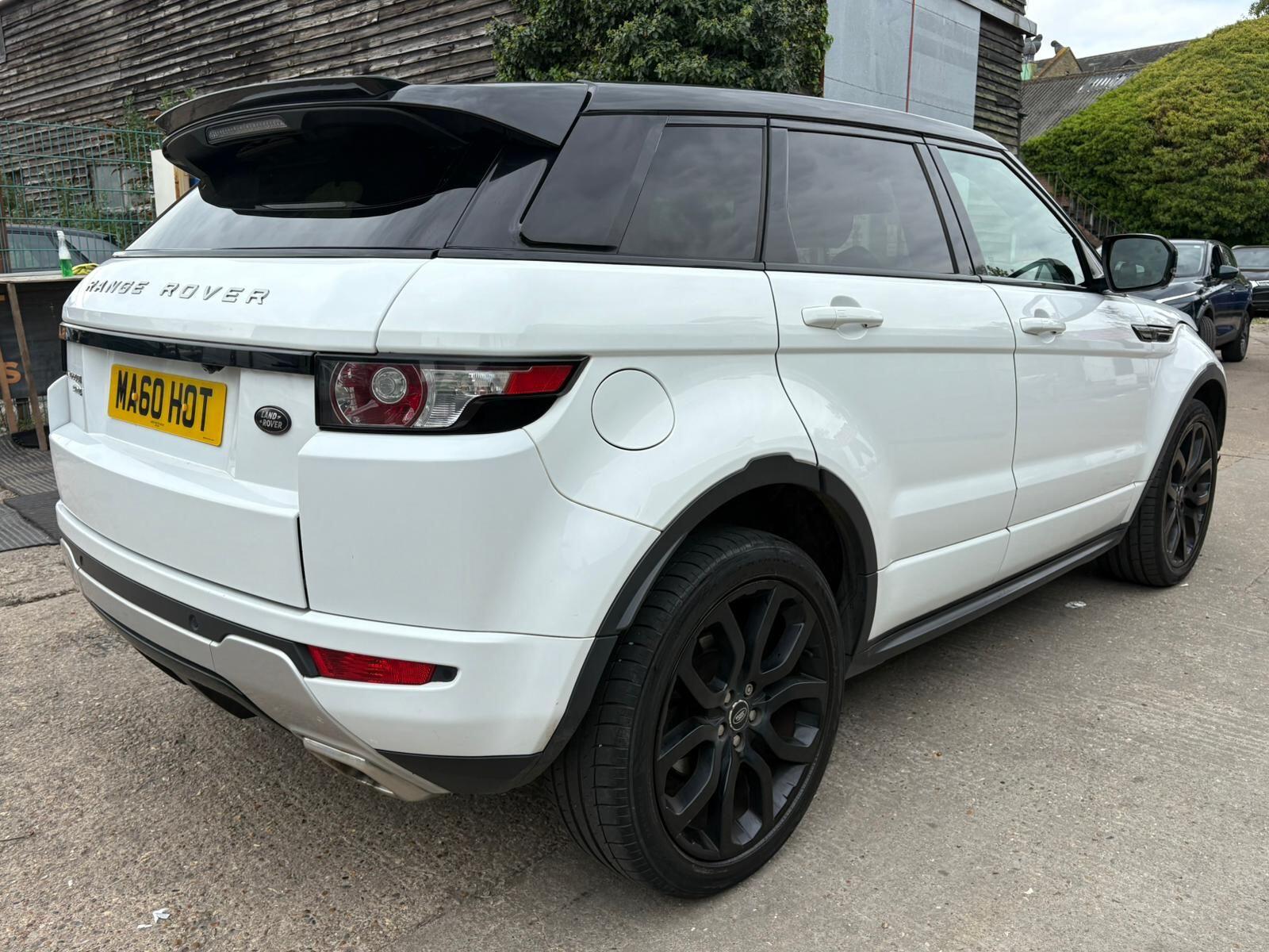 Land Rover Range Rover Evoque view 3