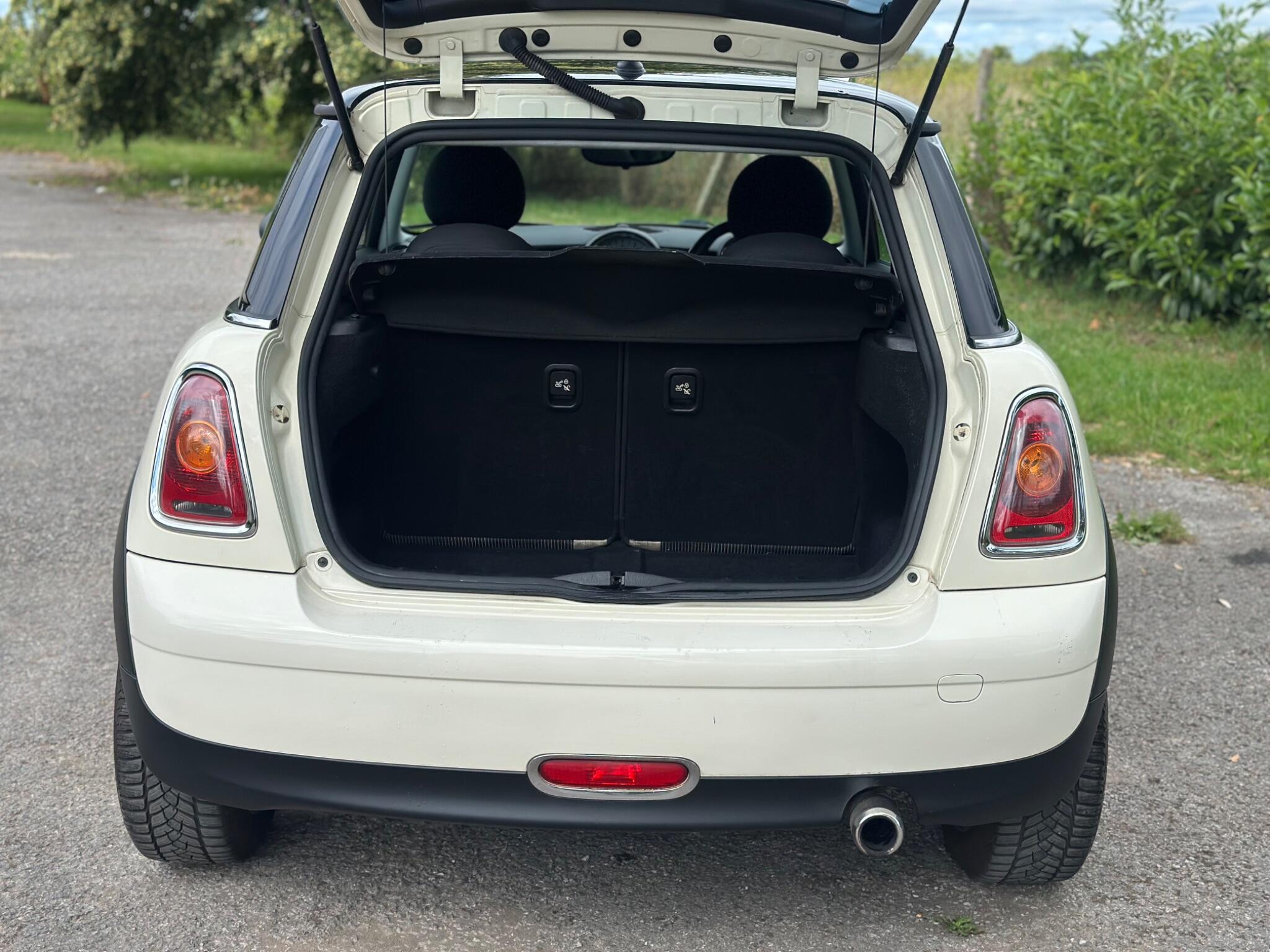 Mini Hatch view 47