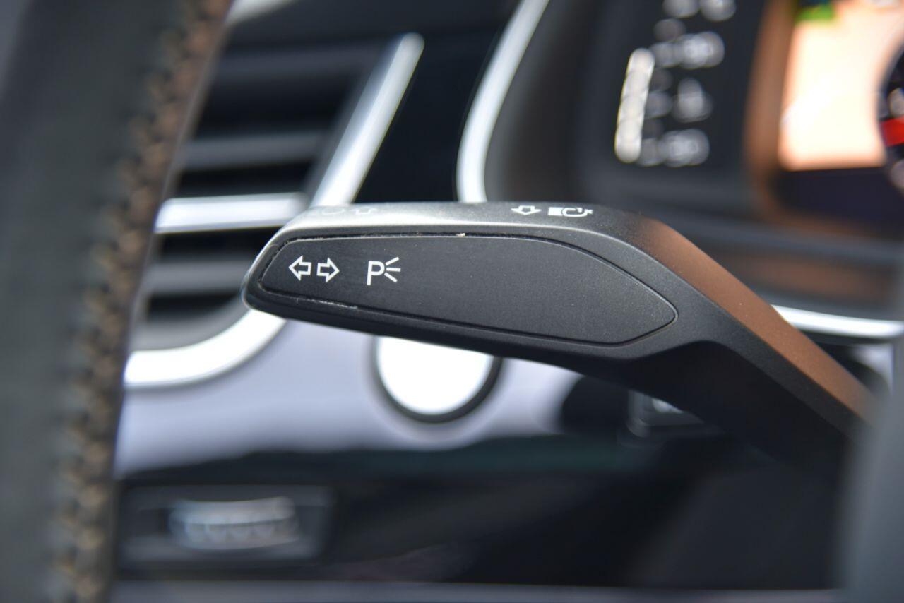 Audi Q7 view 34