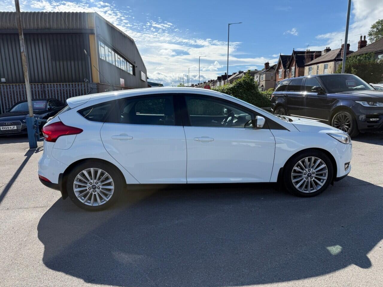 Ford Focus view 4