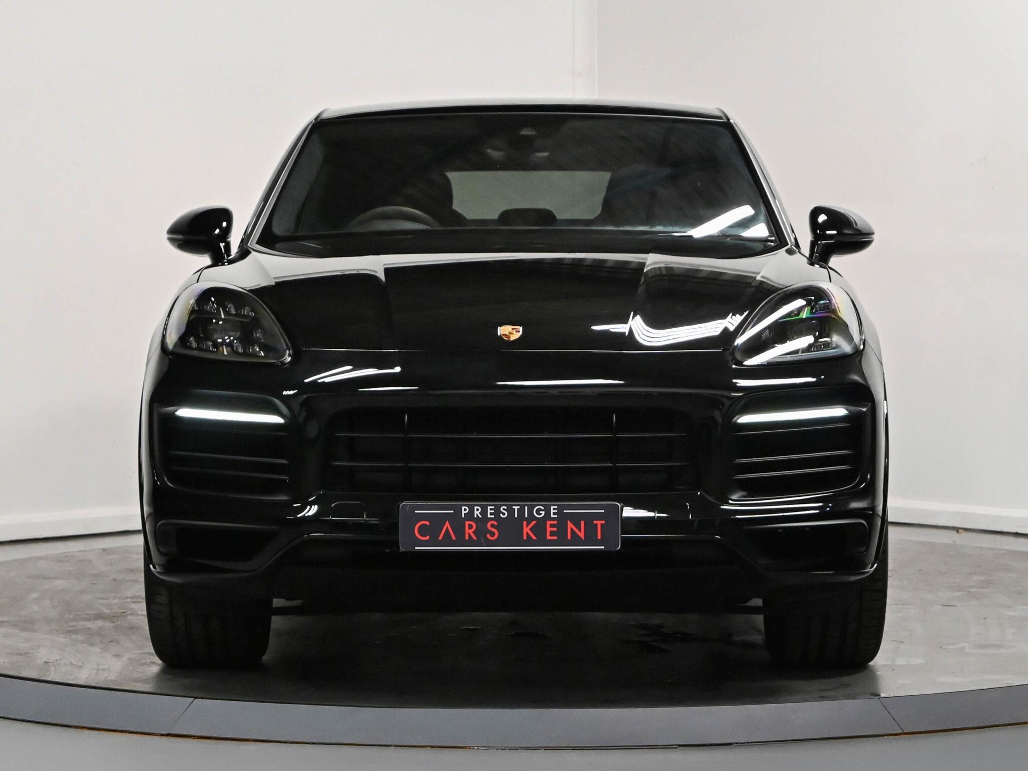 Porsche Cayenne view 21