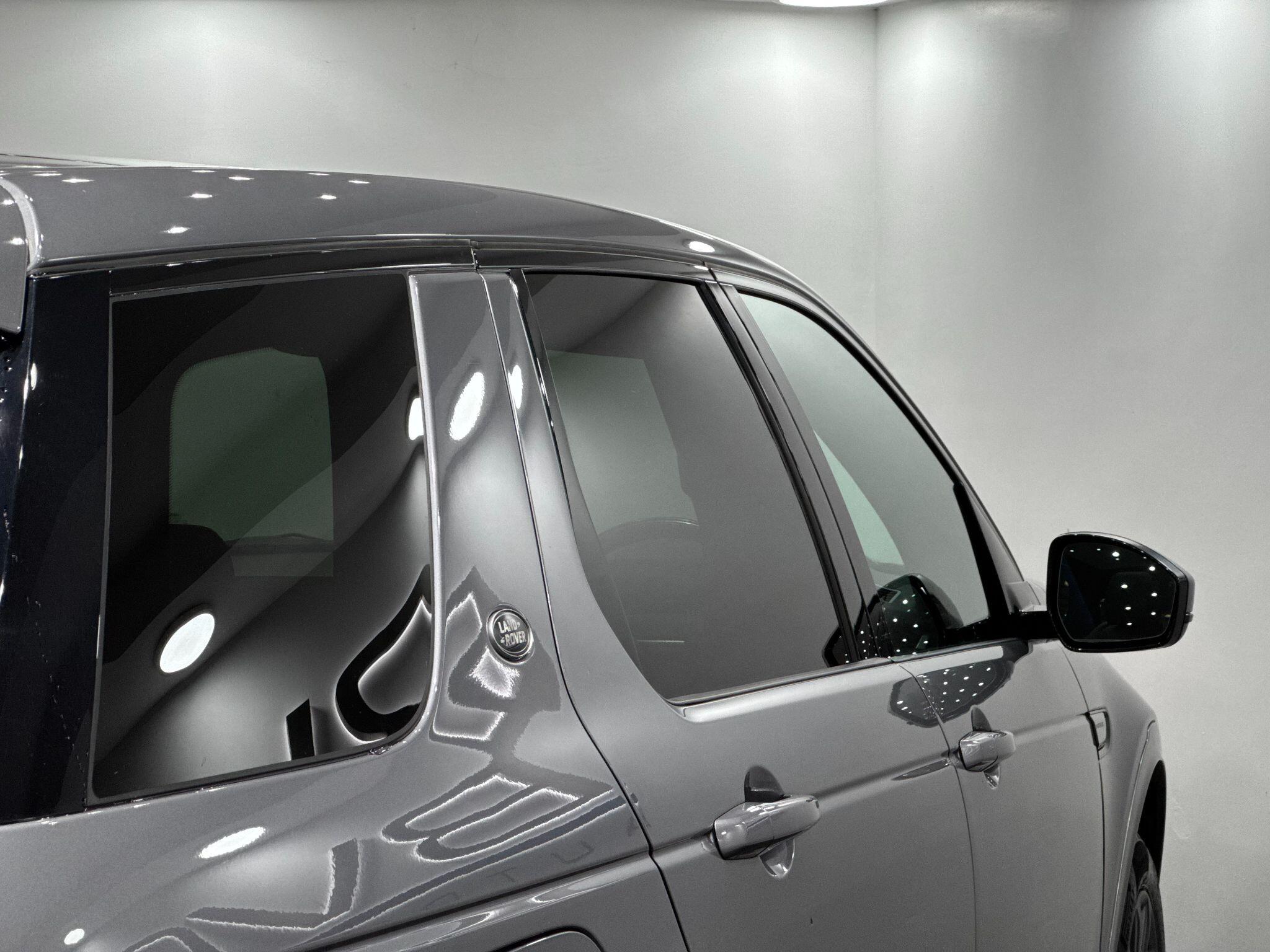 Land Rover Discovery Sport view 25