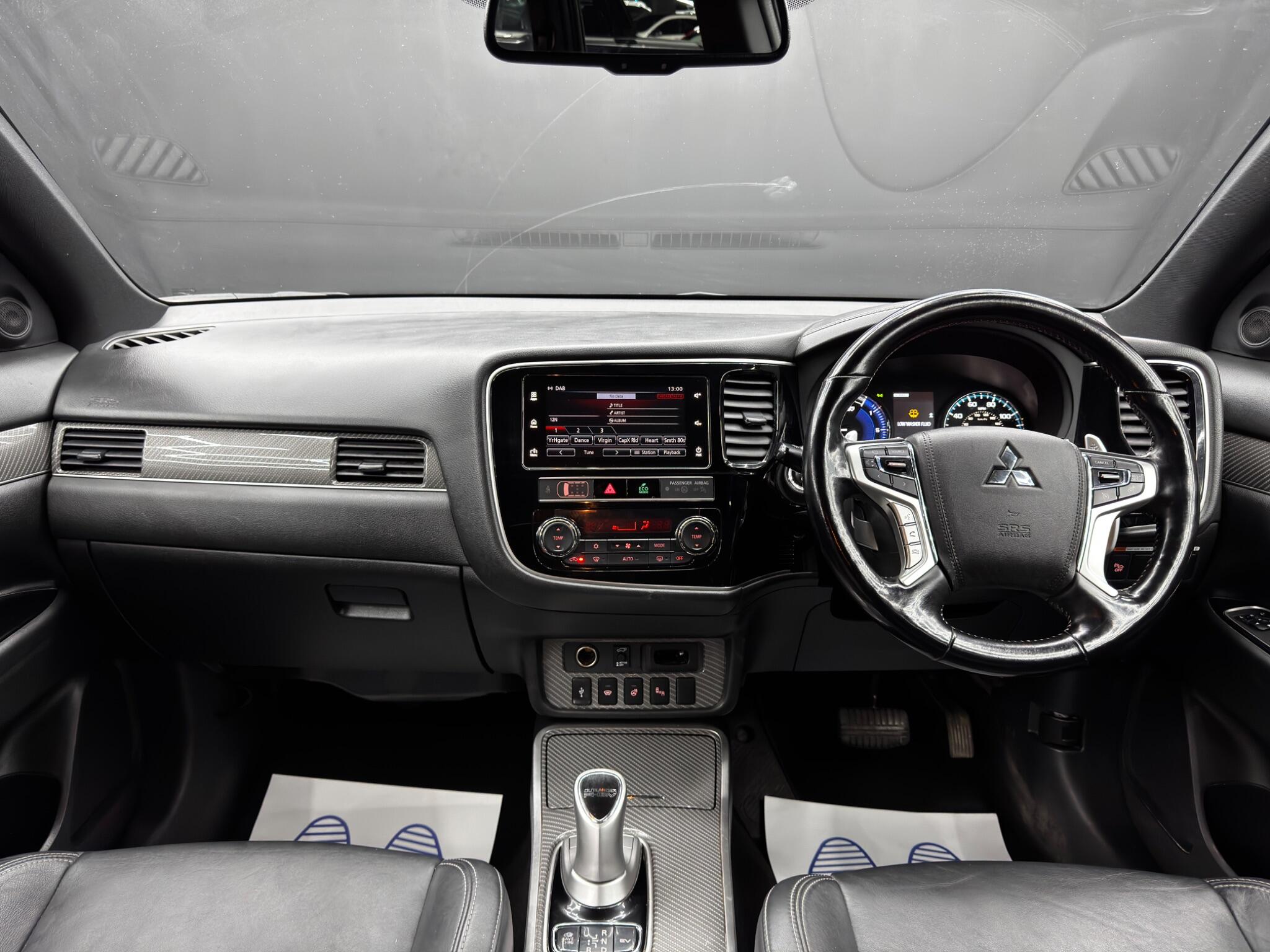 Mitsubishi Outlander view 10