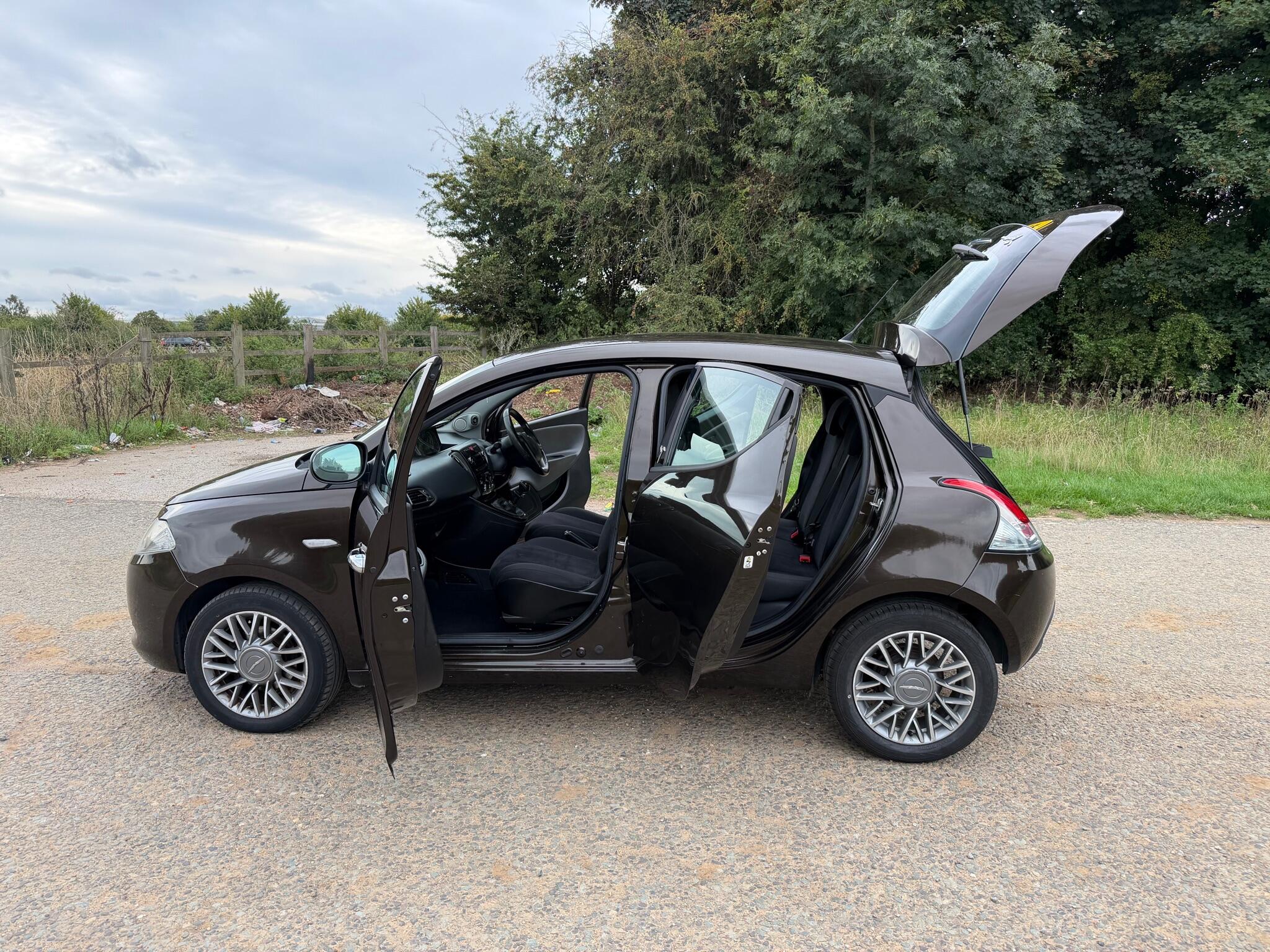 Chrysler Ypsilon view 50