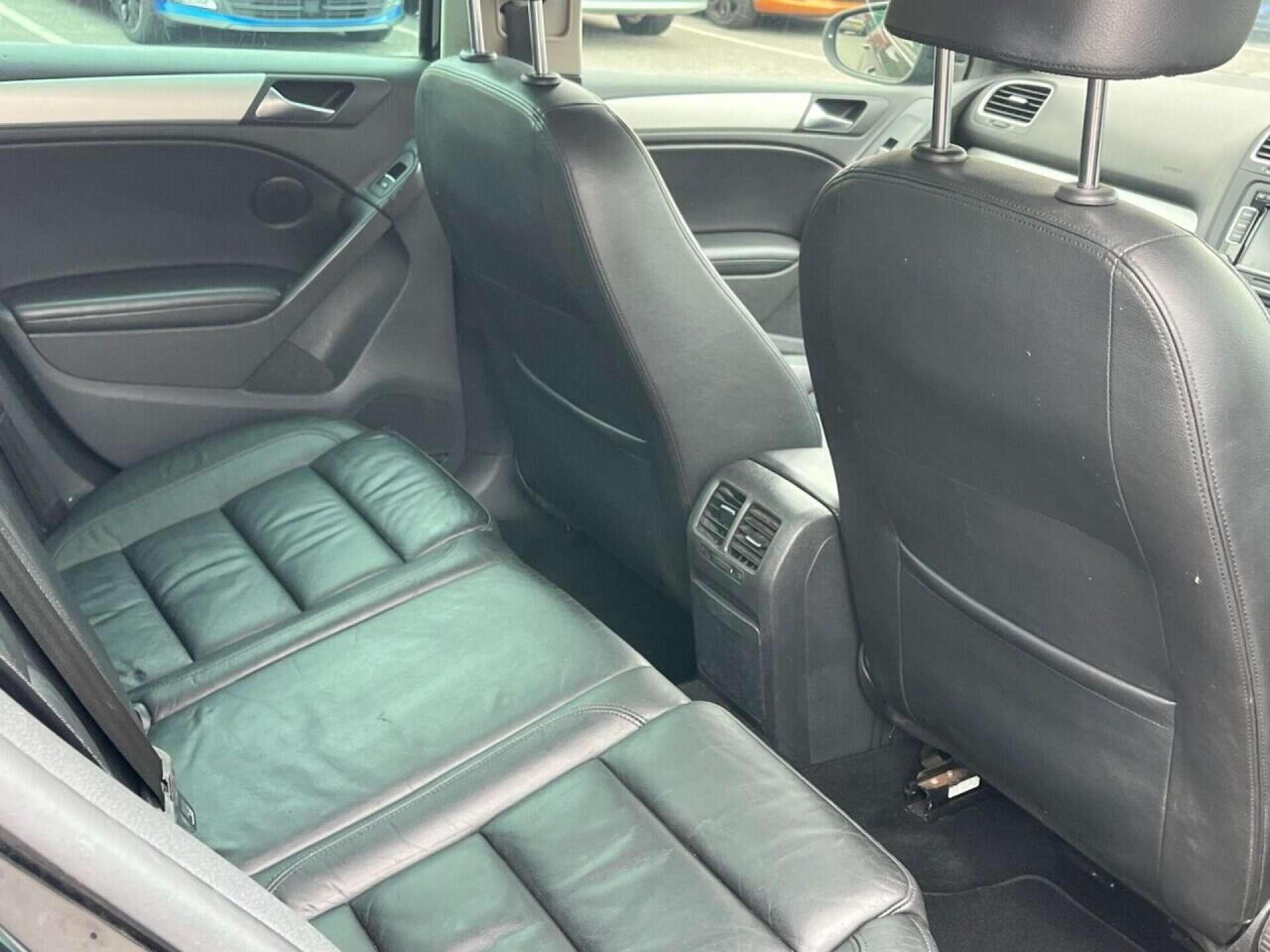 Volkswagen Golf view 18