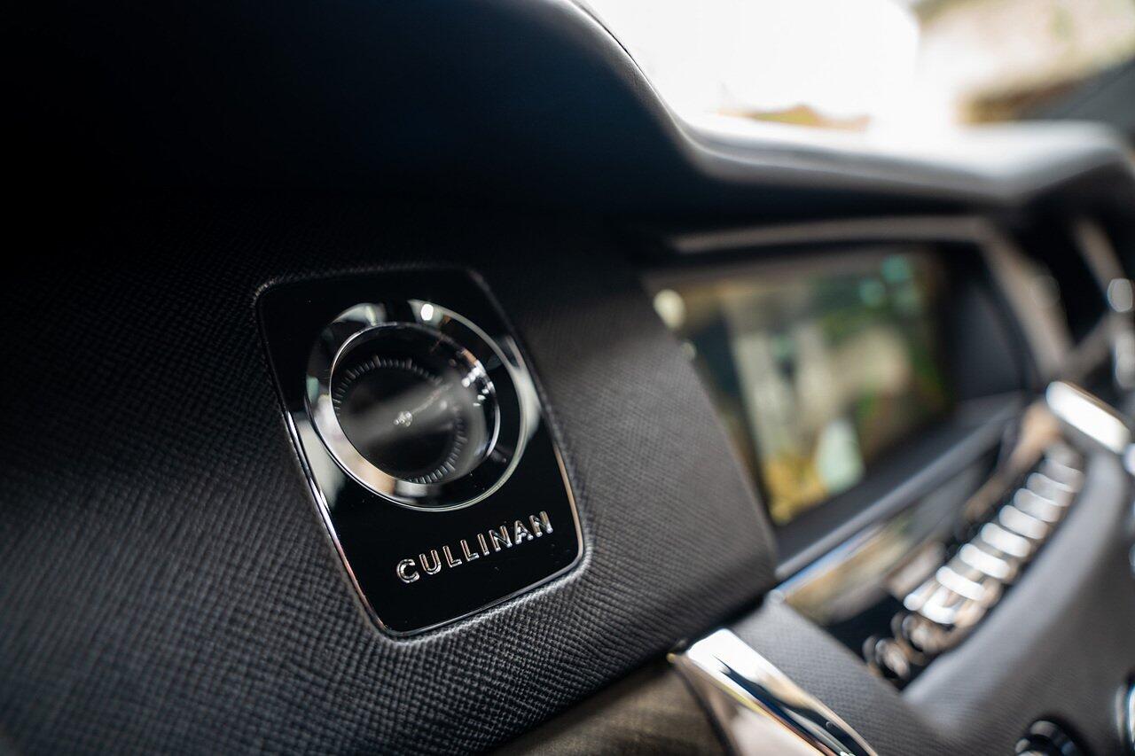 Rolls-Royce Cullinan view 65