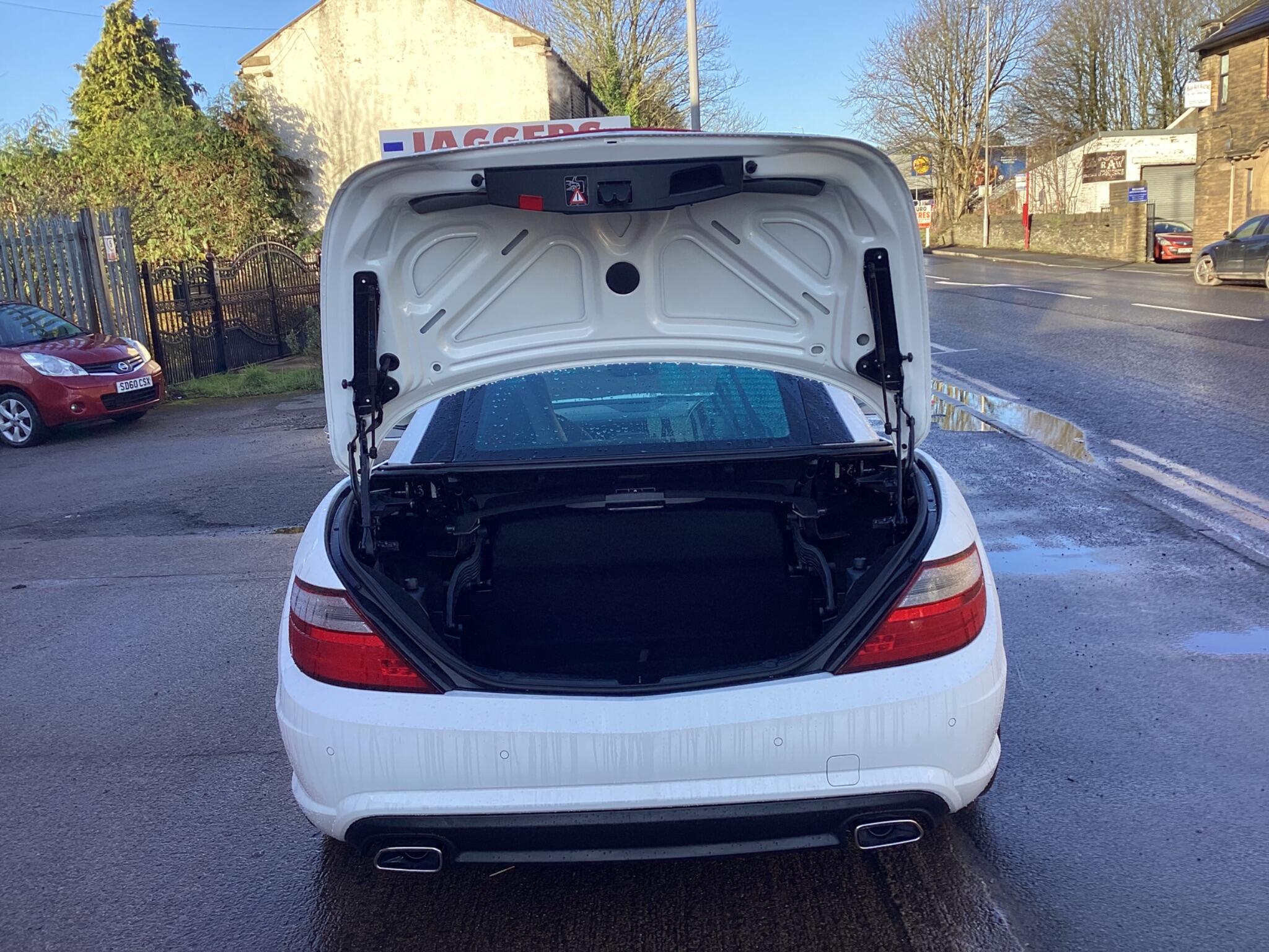 Mercedes-Benz SLK view 13