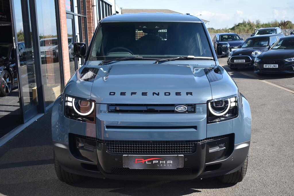 Land Rover Defender view 3