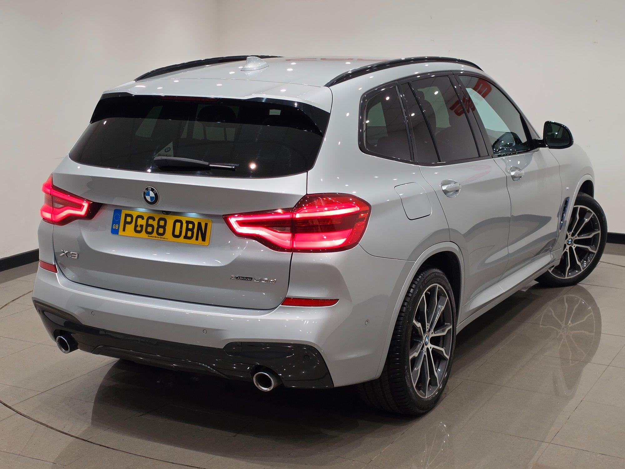 BMW X3 view 10