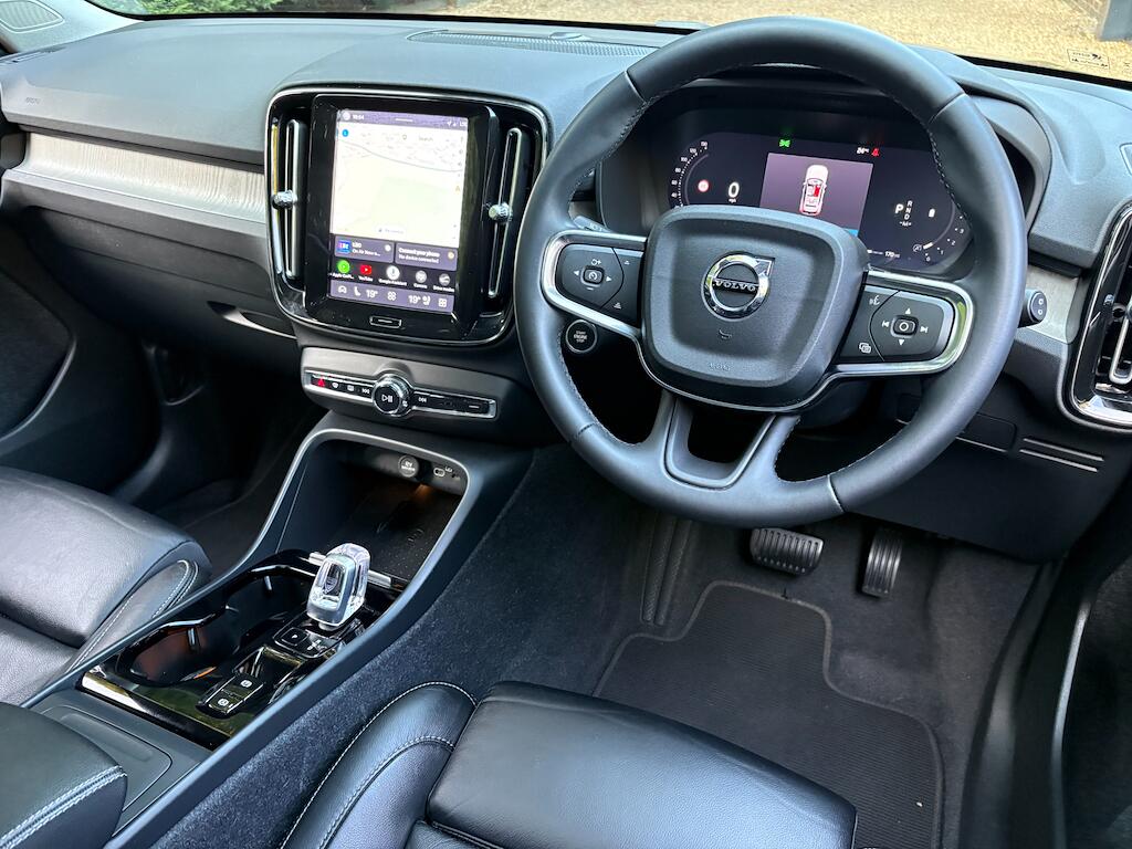 Volvo XC40 view 14