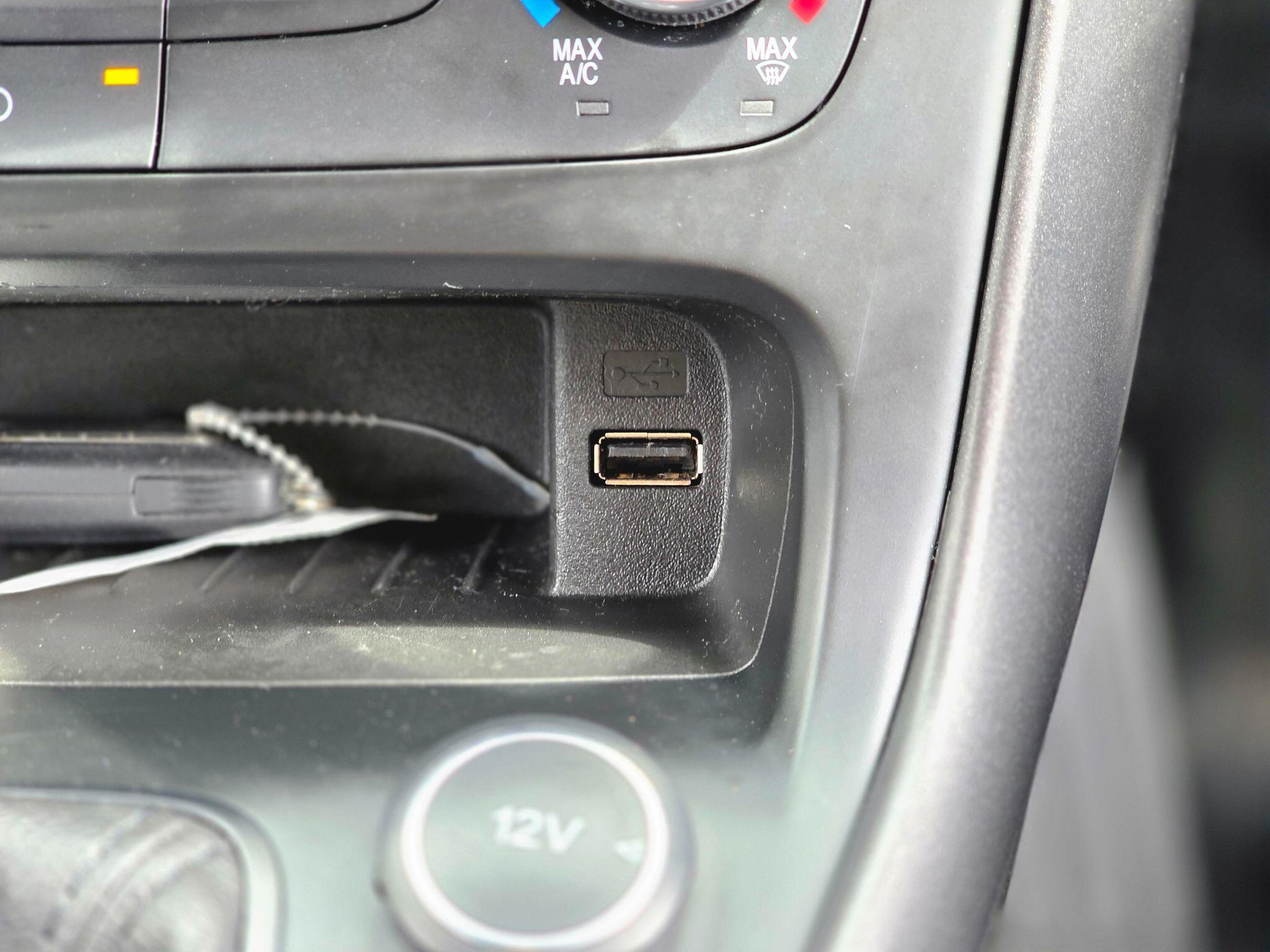 Ford Focus view 44