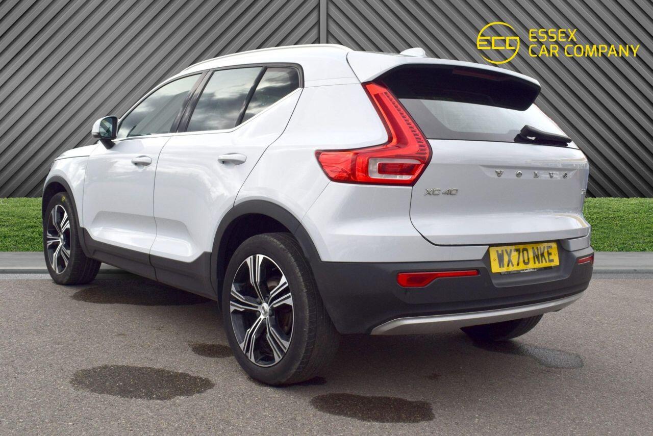 Volvo XC40 view 14