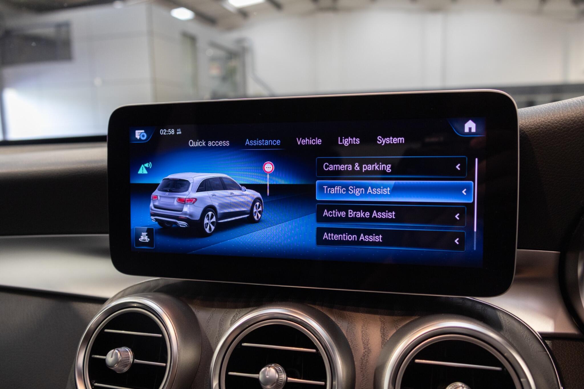 Mercedes-Benz GLC view 24