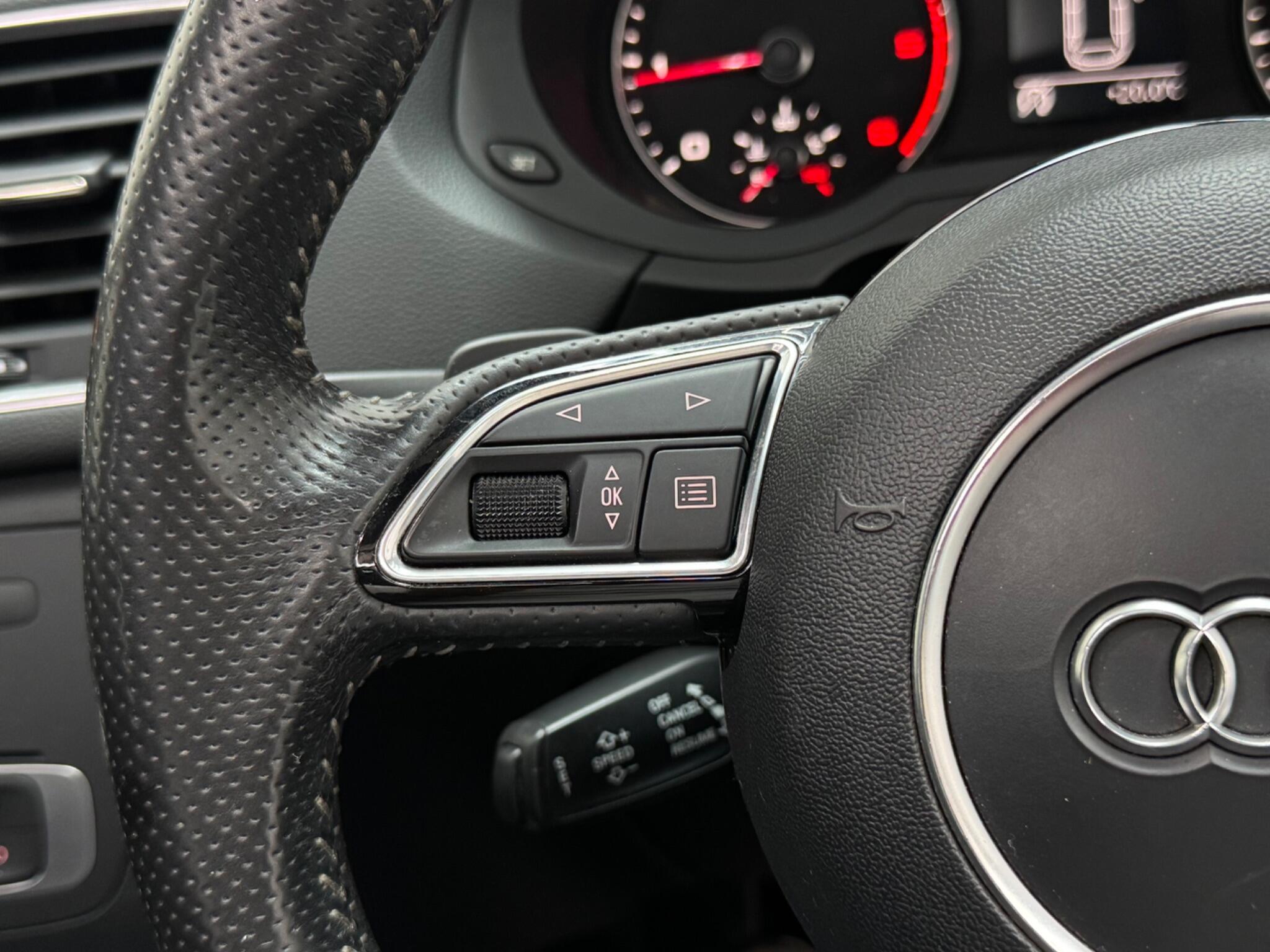Audi Q3 view 14