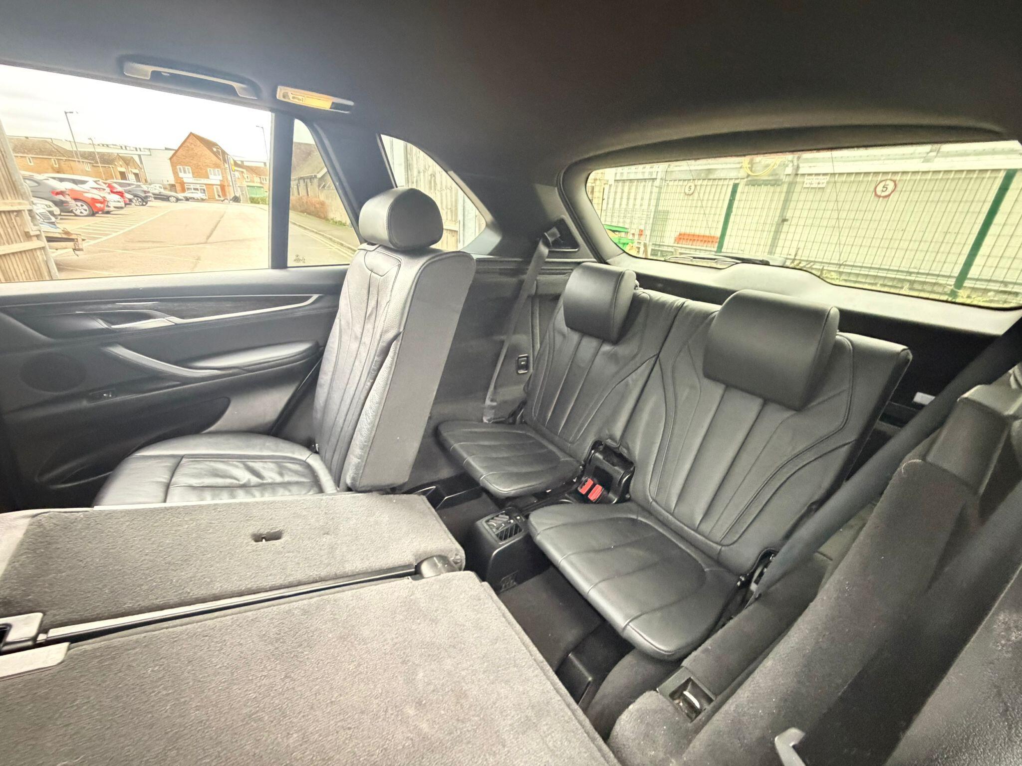BMW X5 view 24
