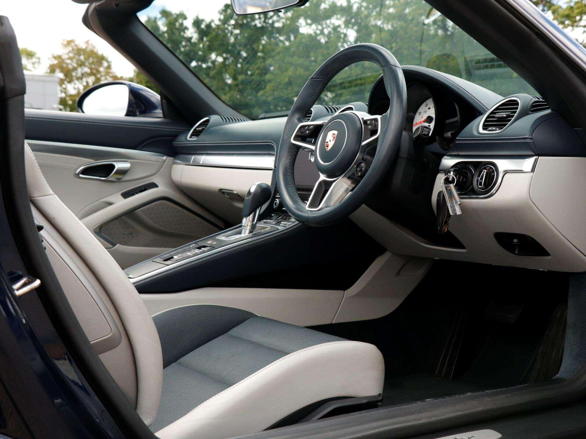 Porsche Boxster view 11