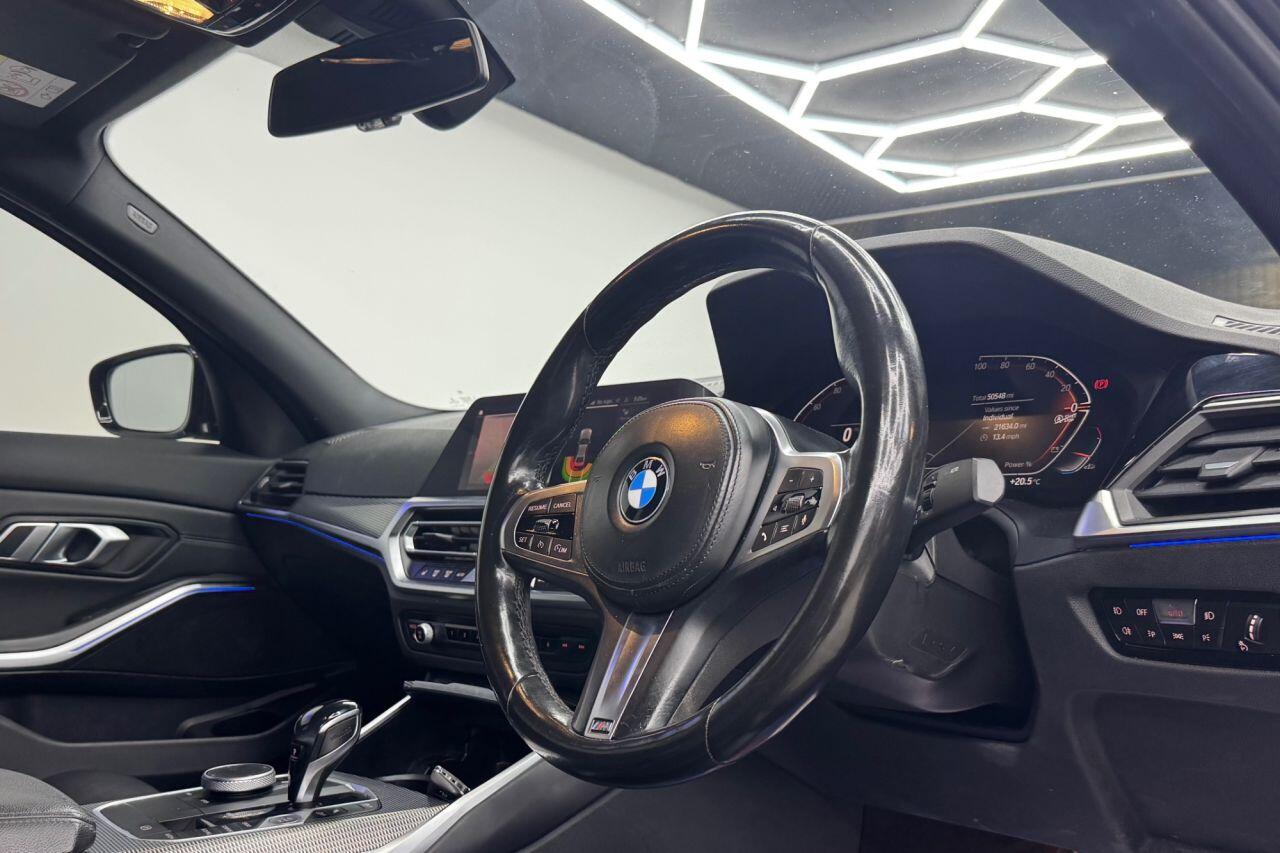BMW 3 Series view 3