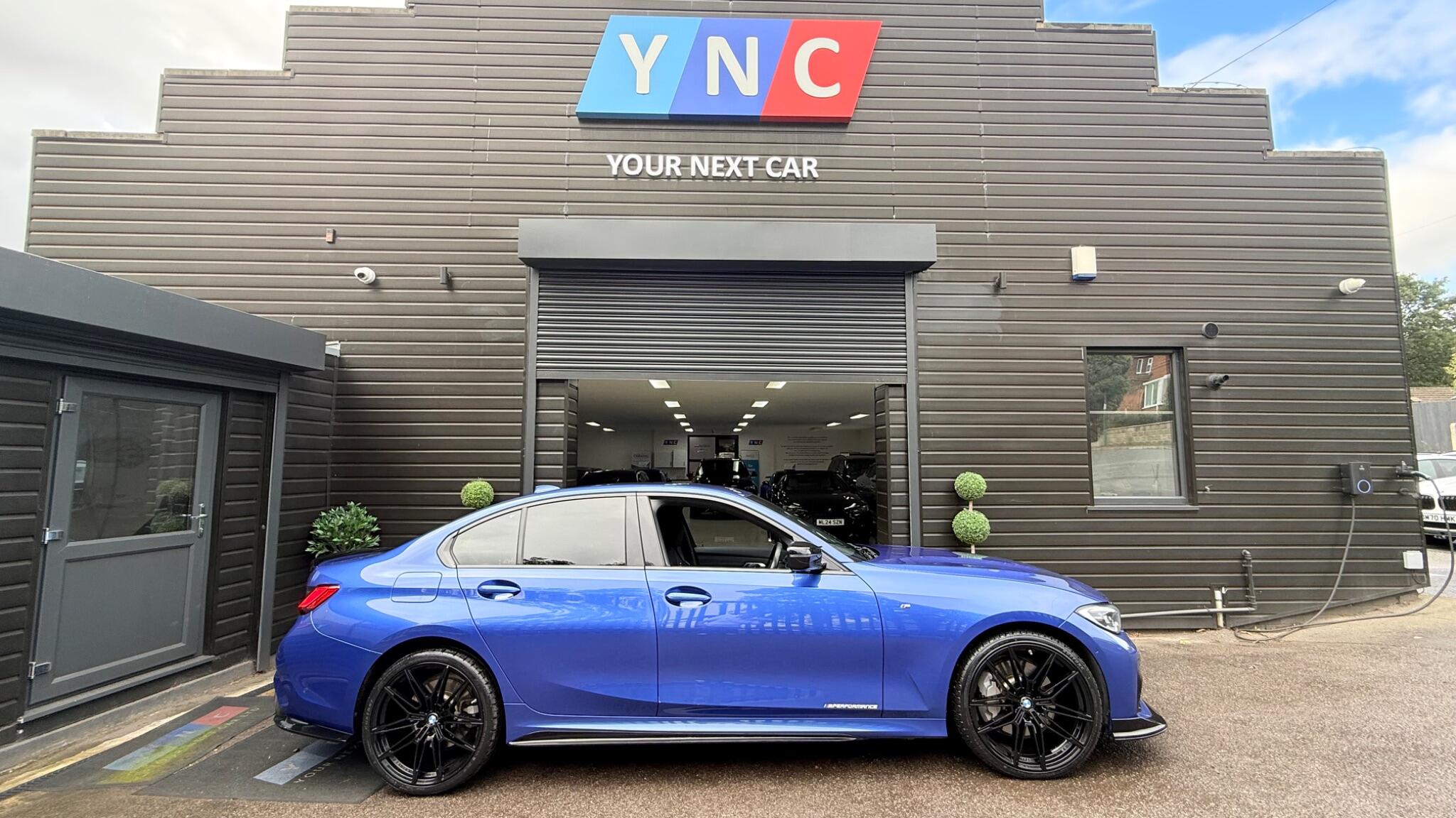 BMW 3 Series view 4