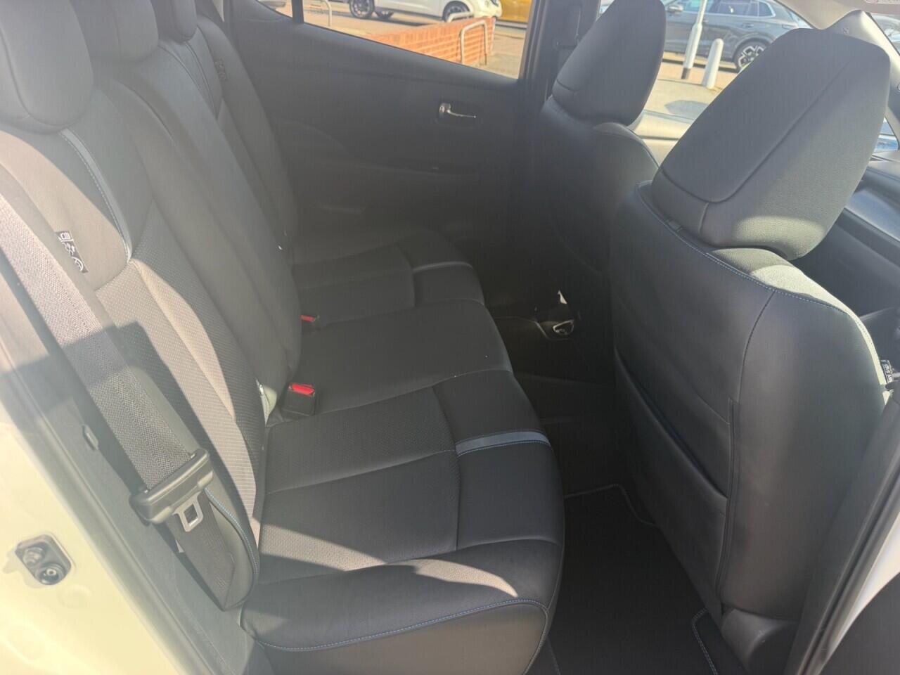 Nissan Leaf view 27