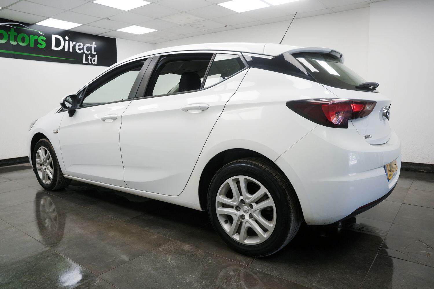 Vauxhall Astra view 7