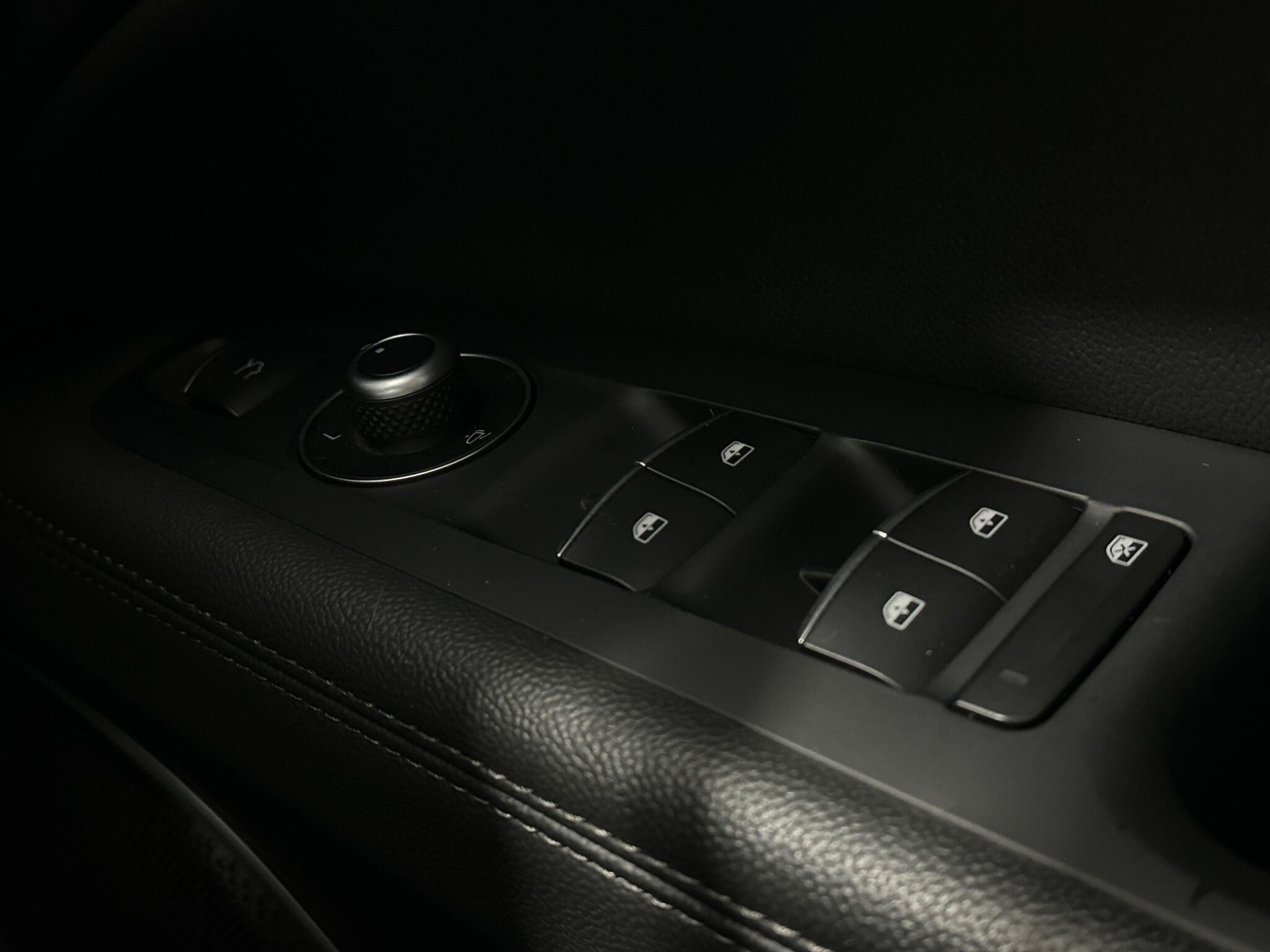 Alfa Romeo Stelvio view 19