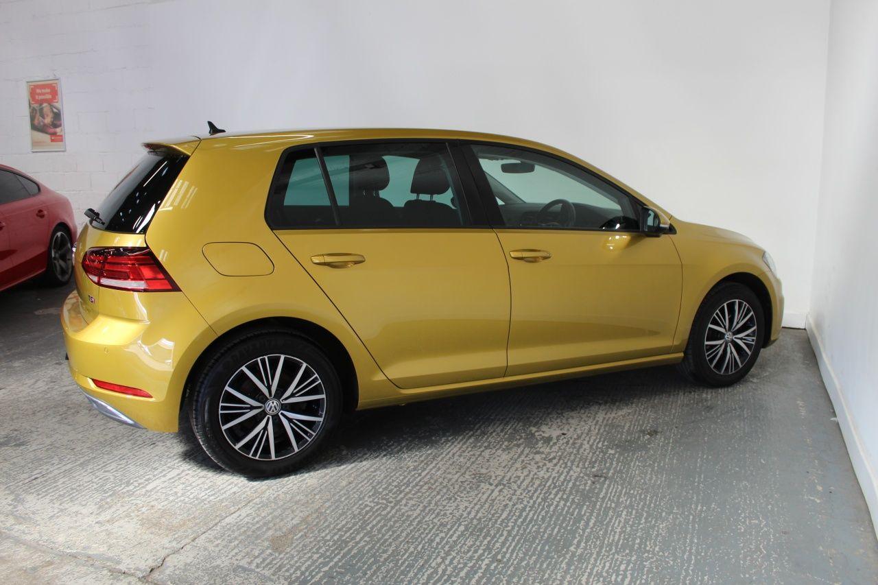 Volkswagen Golf view 11