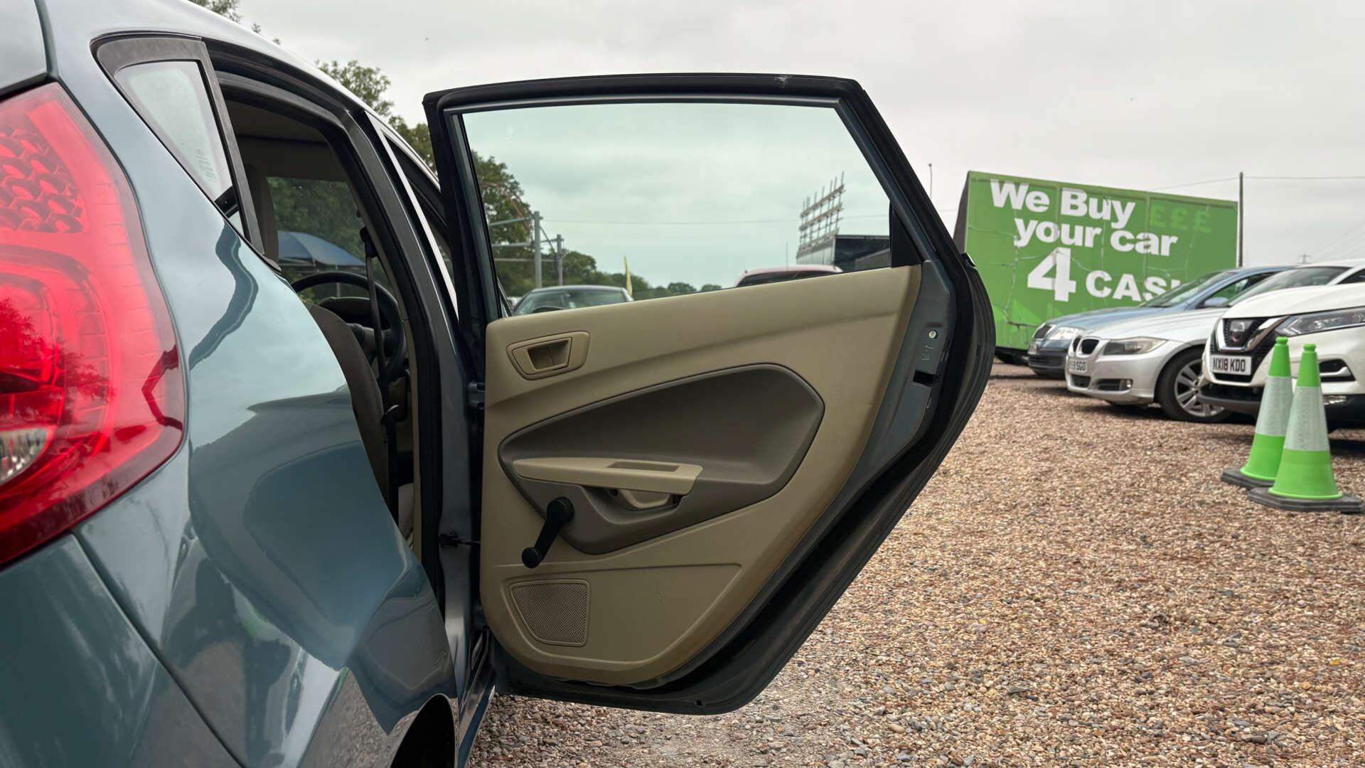 Ford Fiesta view 28