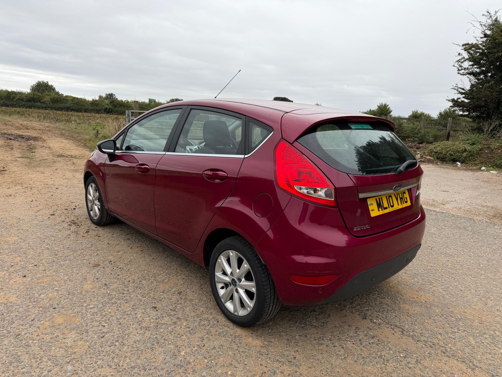 Ford Fiesta view 9