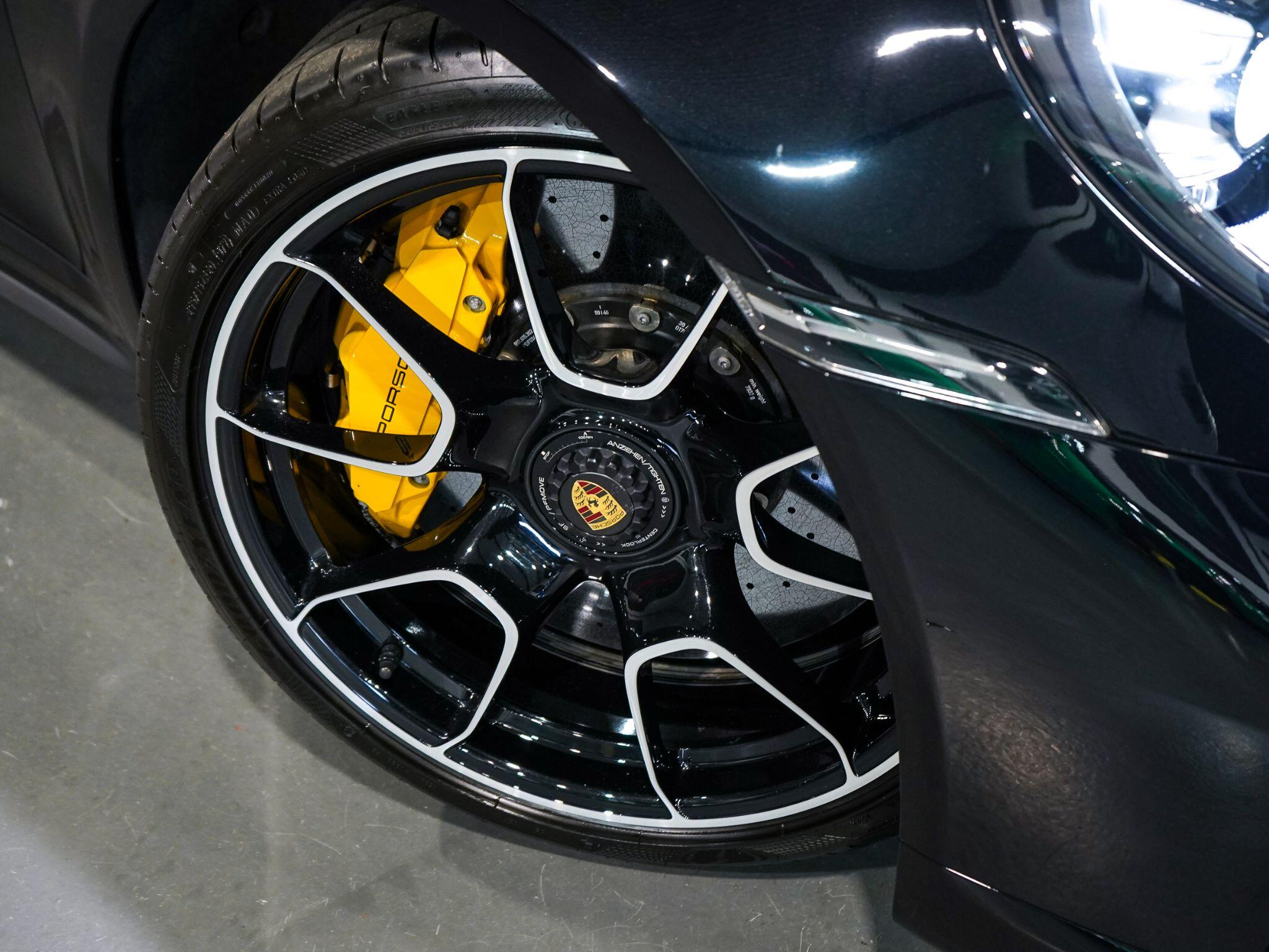 Porsche 911 view 58