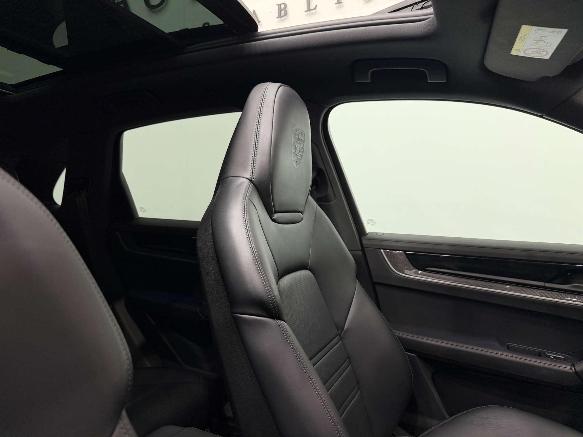 Porsche Cayenne view 44