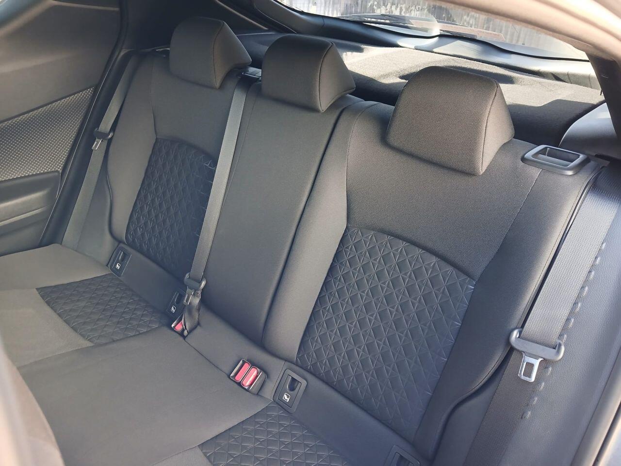 Toyota C-HR view 23