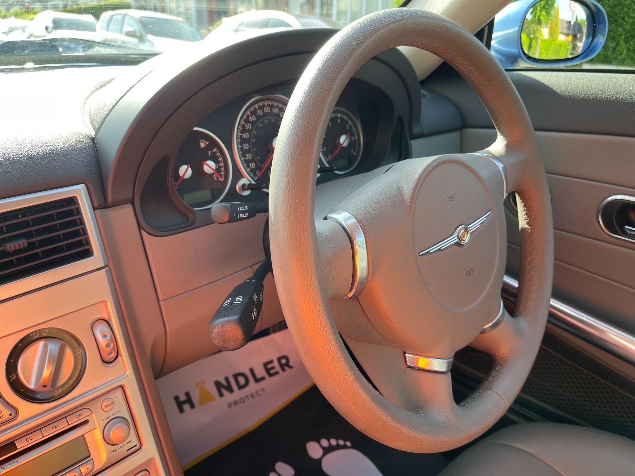 Chrysler Crossfire view 33