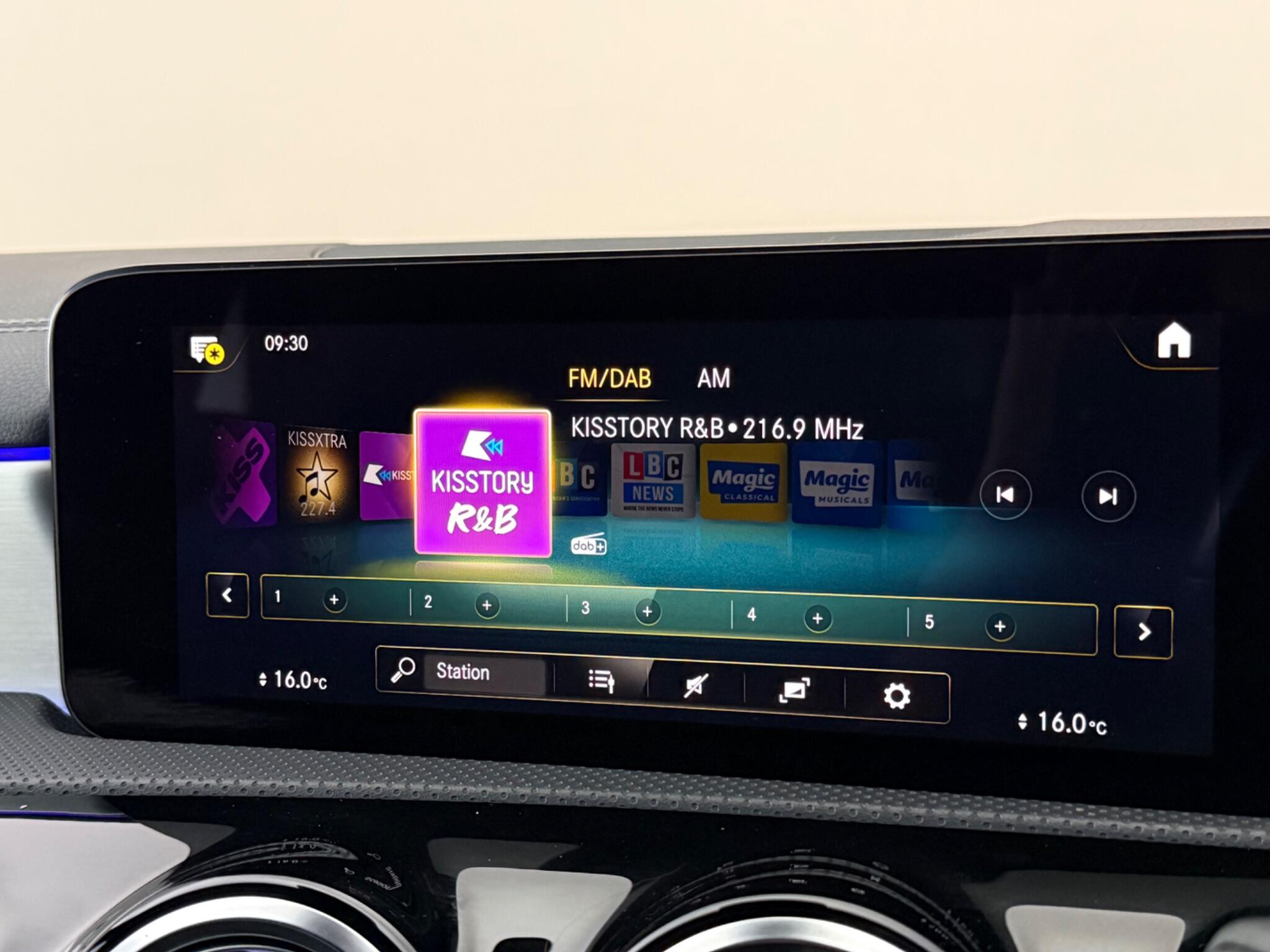 Mercedes-Benz CLA view 24