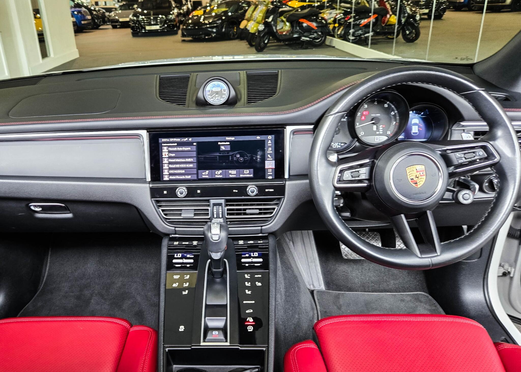 Porsche Macan view 13