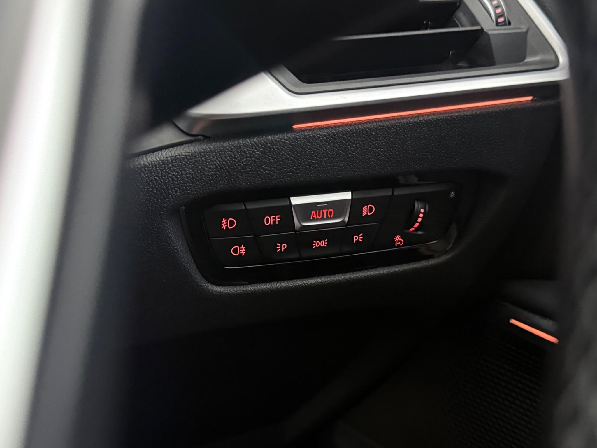 BMW 3 Series view 16