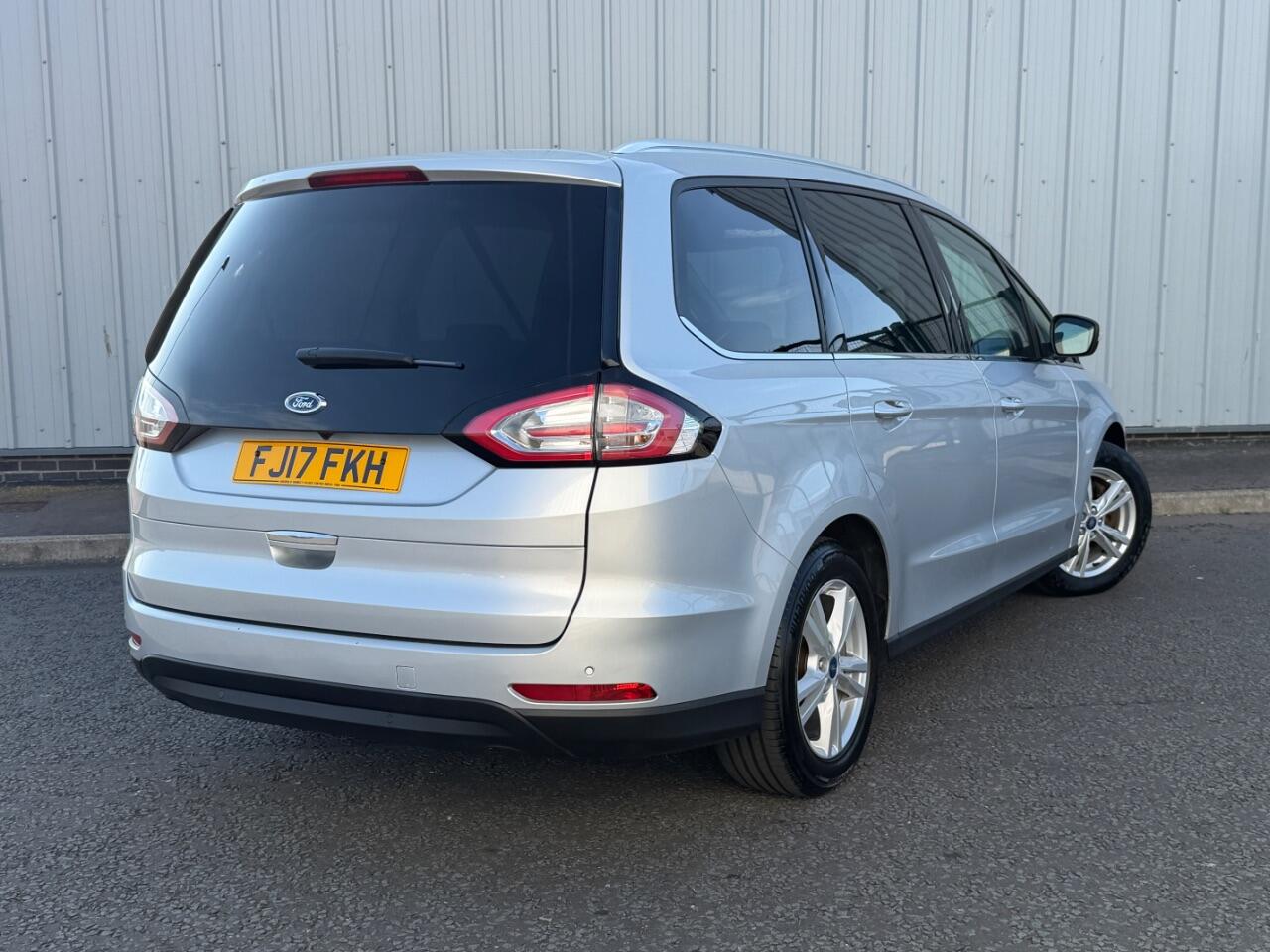 Ford Galaxy view 8