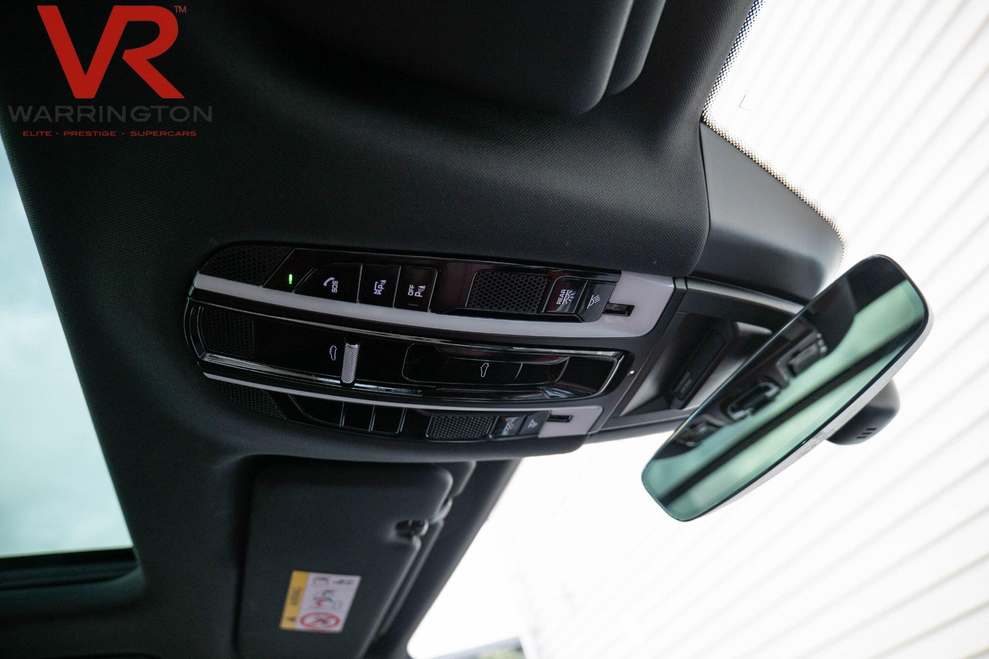 Porsche Cayenne view 39