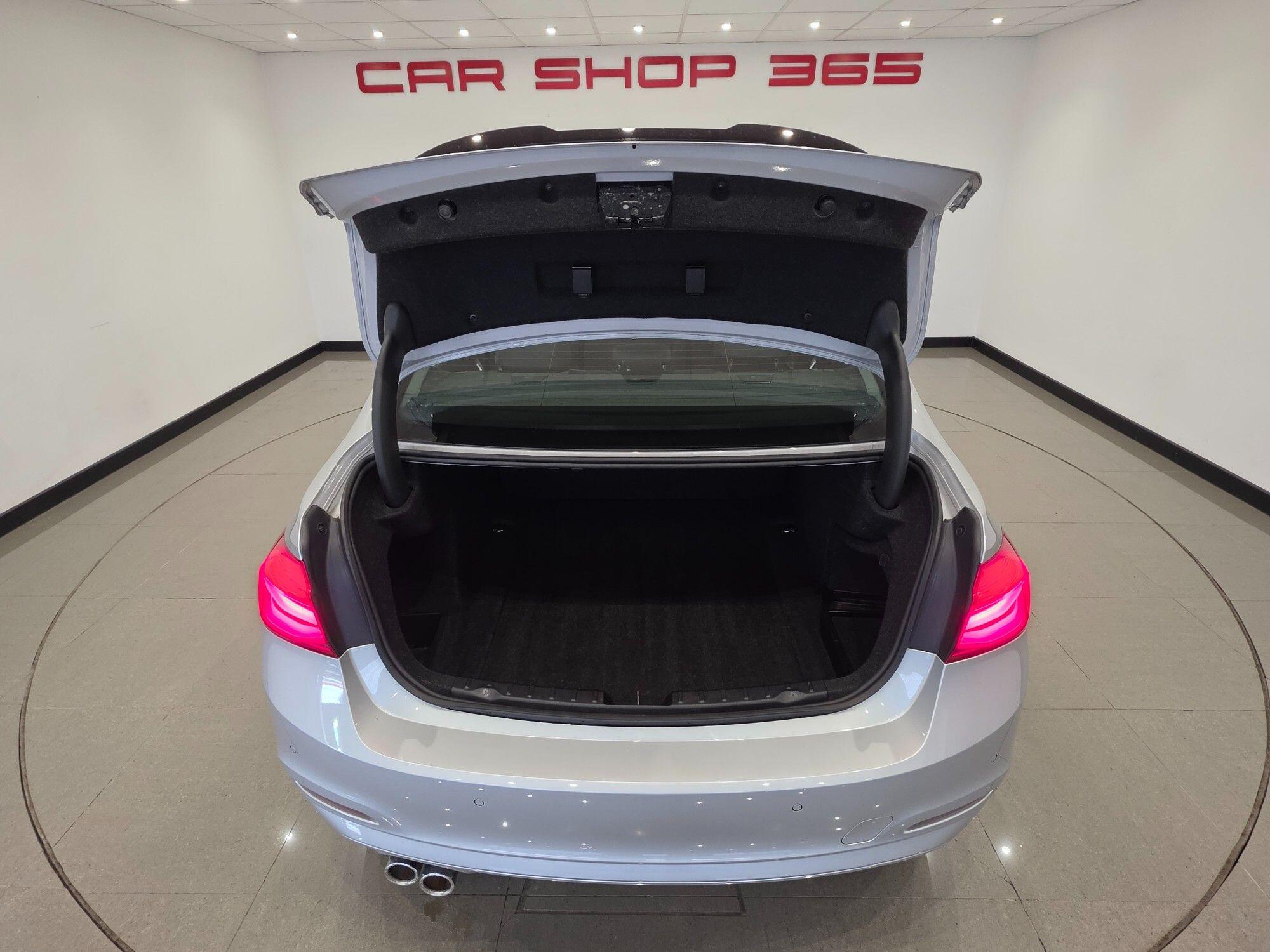 BMW 3 Series view 85
