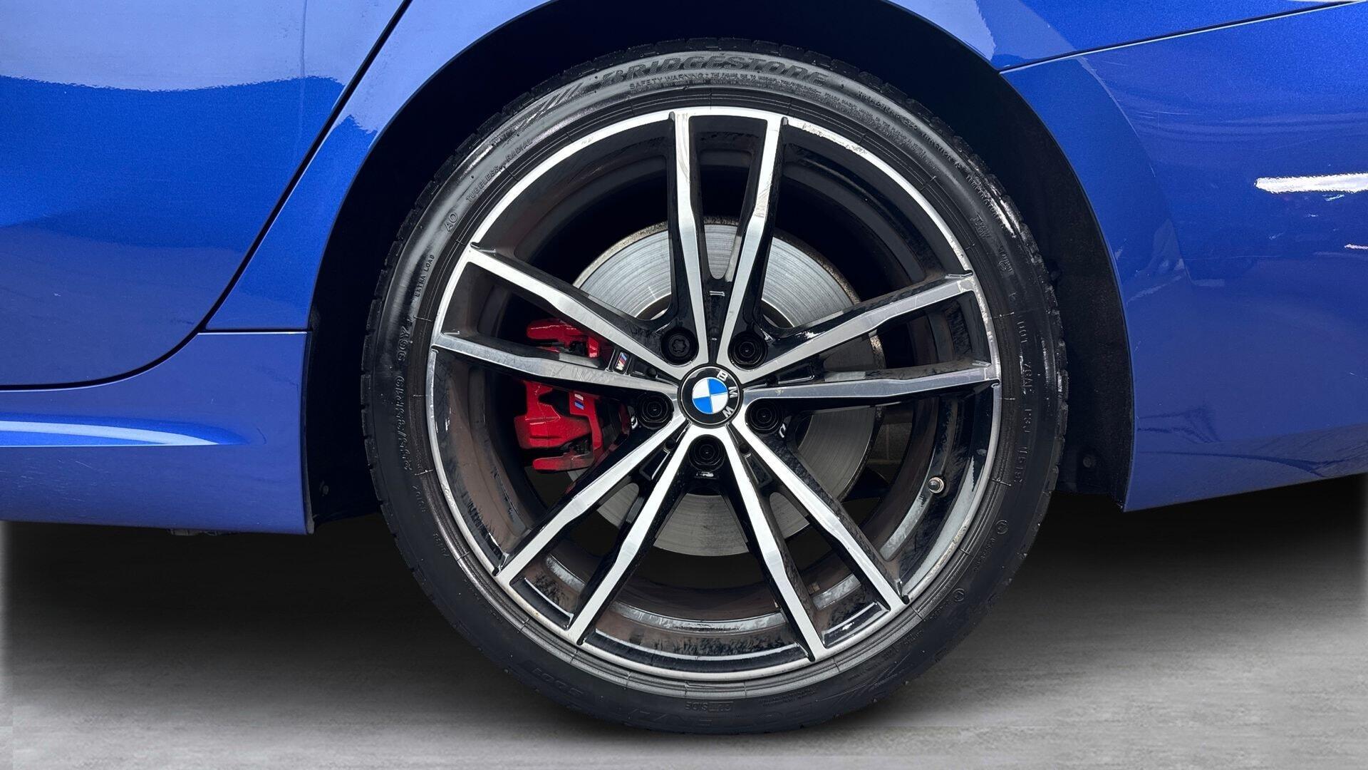 BMW 3 Series view 14