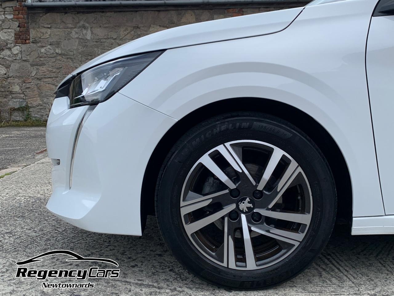 Peugeot 208 view 32