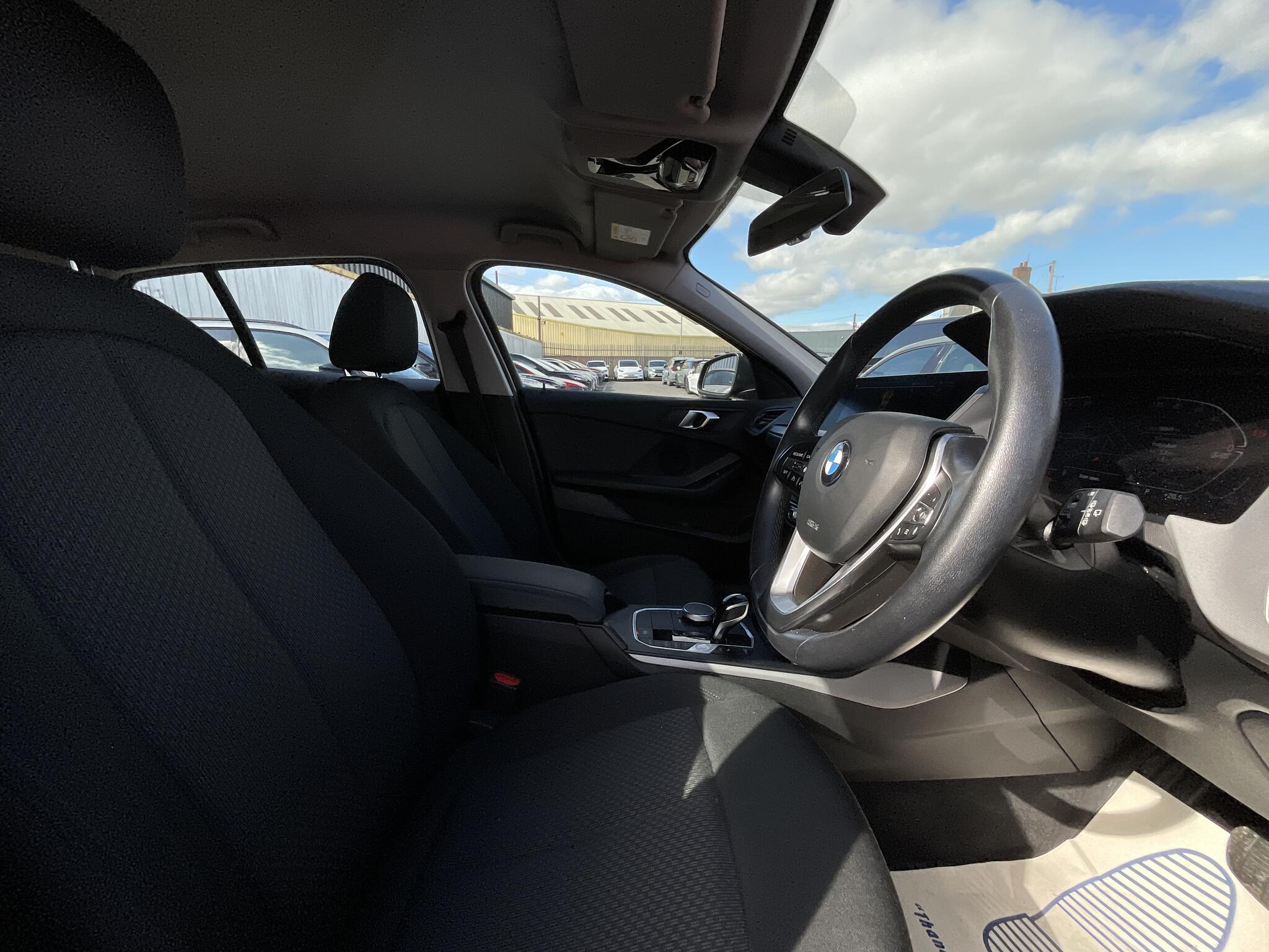 BMW 1 Series view 9