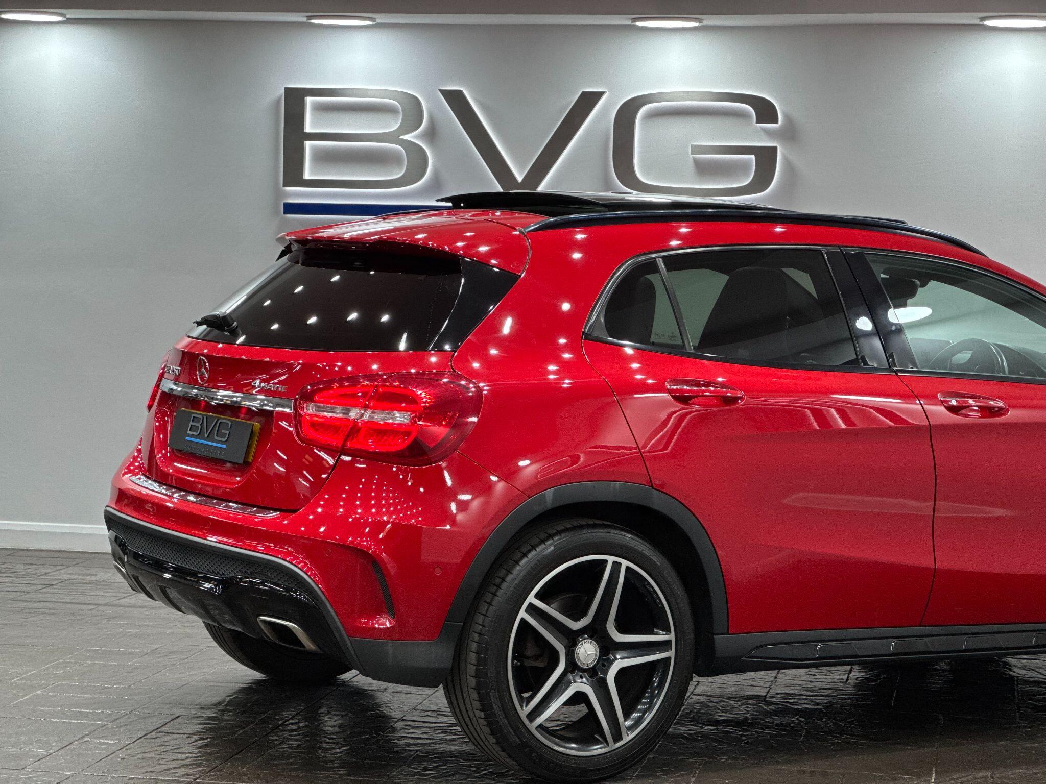 Mercedes-Benz GLA view 21