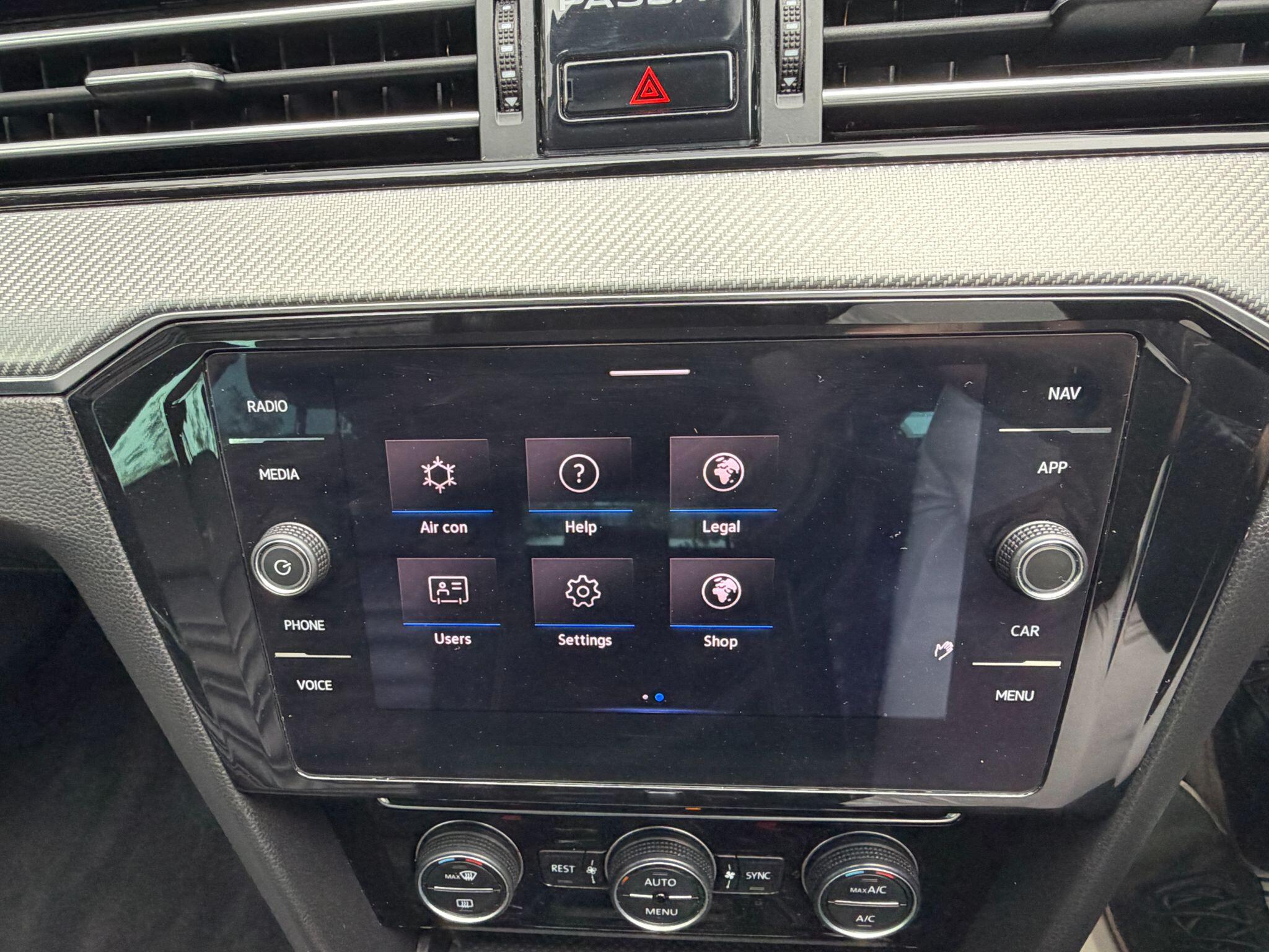 Volkswagen Passat view 25
